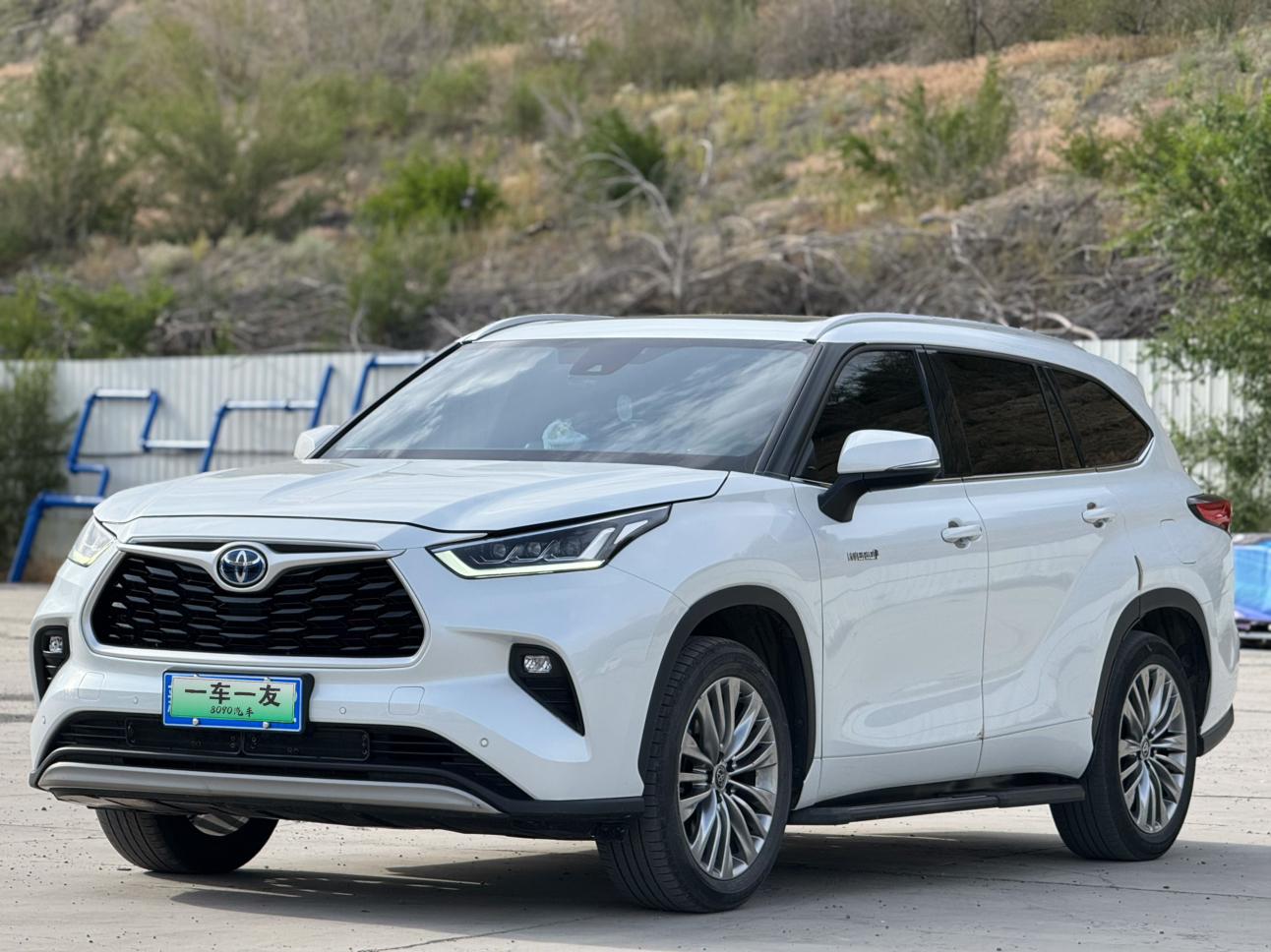 Toyota Haval 2022, 2.5 л, вариатор (CVT), полный, пробег 133 000 км — авто из Китая с пробегом