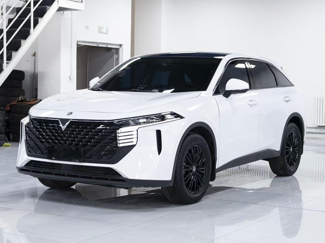 Venucia D V 2023, 1.5 л турбо, робот (DCT), передний, пробег 70 000 км — авто из Китая с пробегом