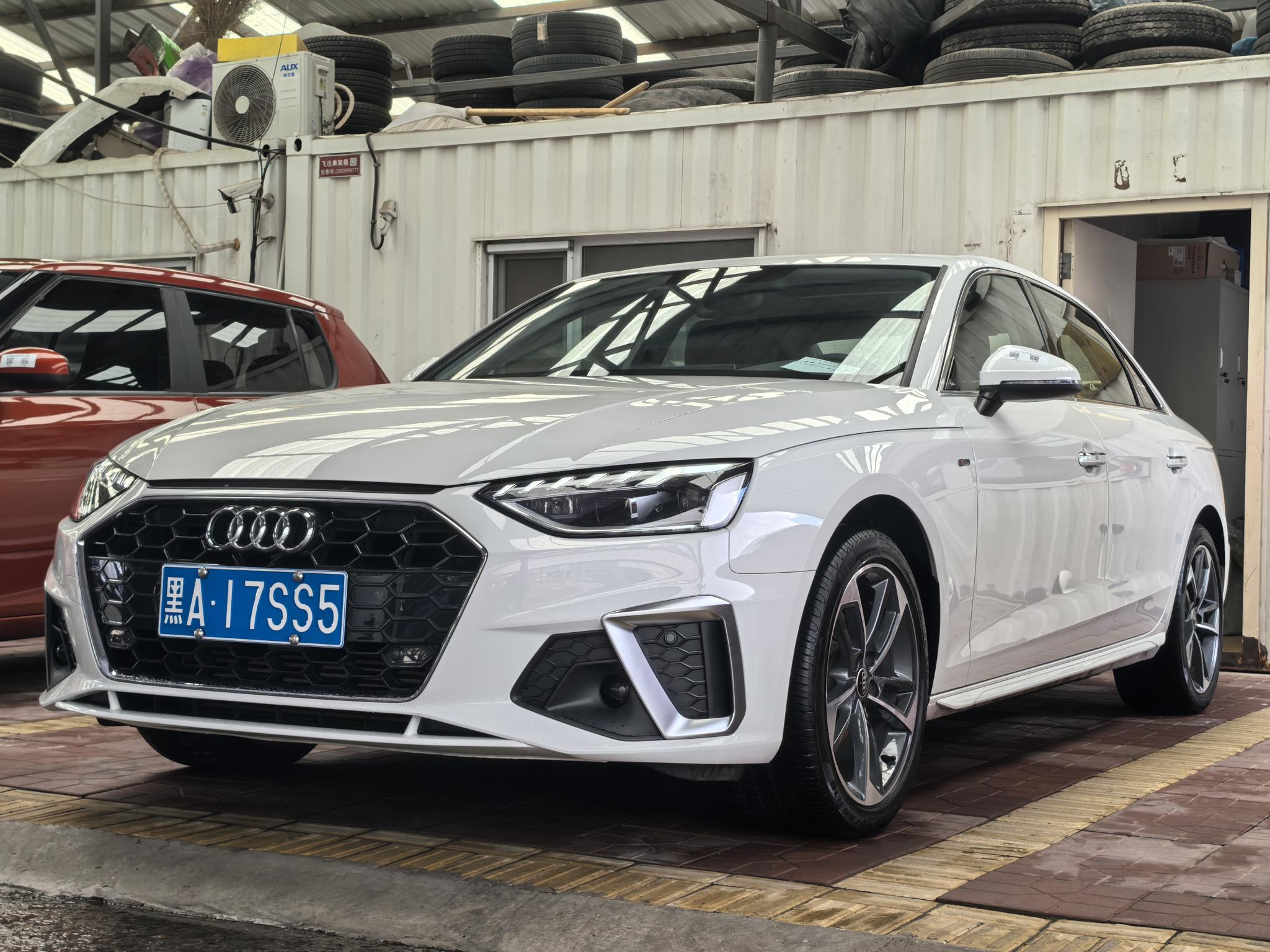 Audi A4L 2023, 2 л турбо, робот (DCT), передний, пробег 39 000 км — авто из Китая с пробегом