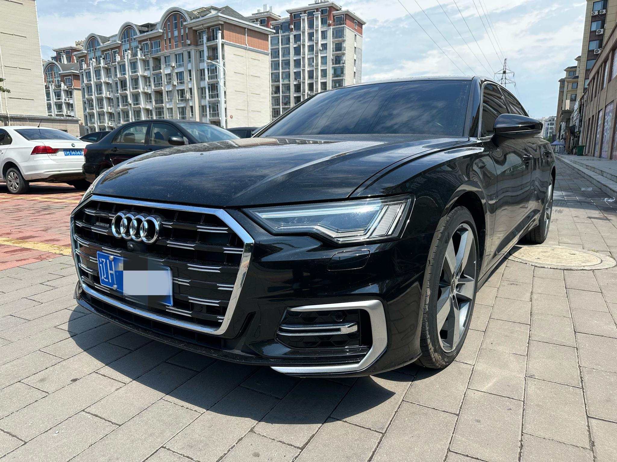 Audi A6L 2023, 2 л турбо, робот (DCT), полный, пробег 57 000 км — авто из Китая с пробегом