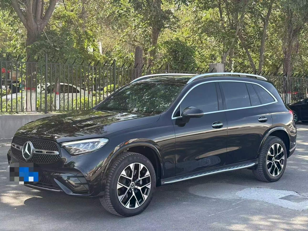 Mercedes-Benz GLC 2023, 2 л турбо, автомат, полный, пробег 29 000 км — авто из Китая с пробегом