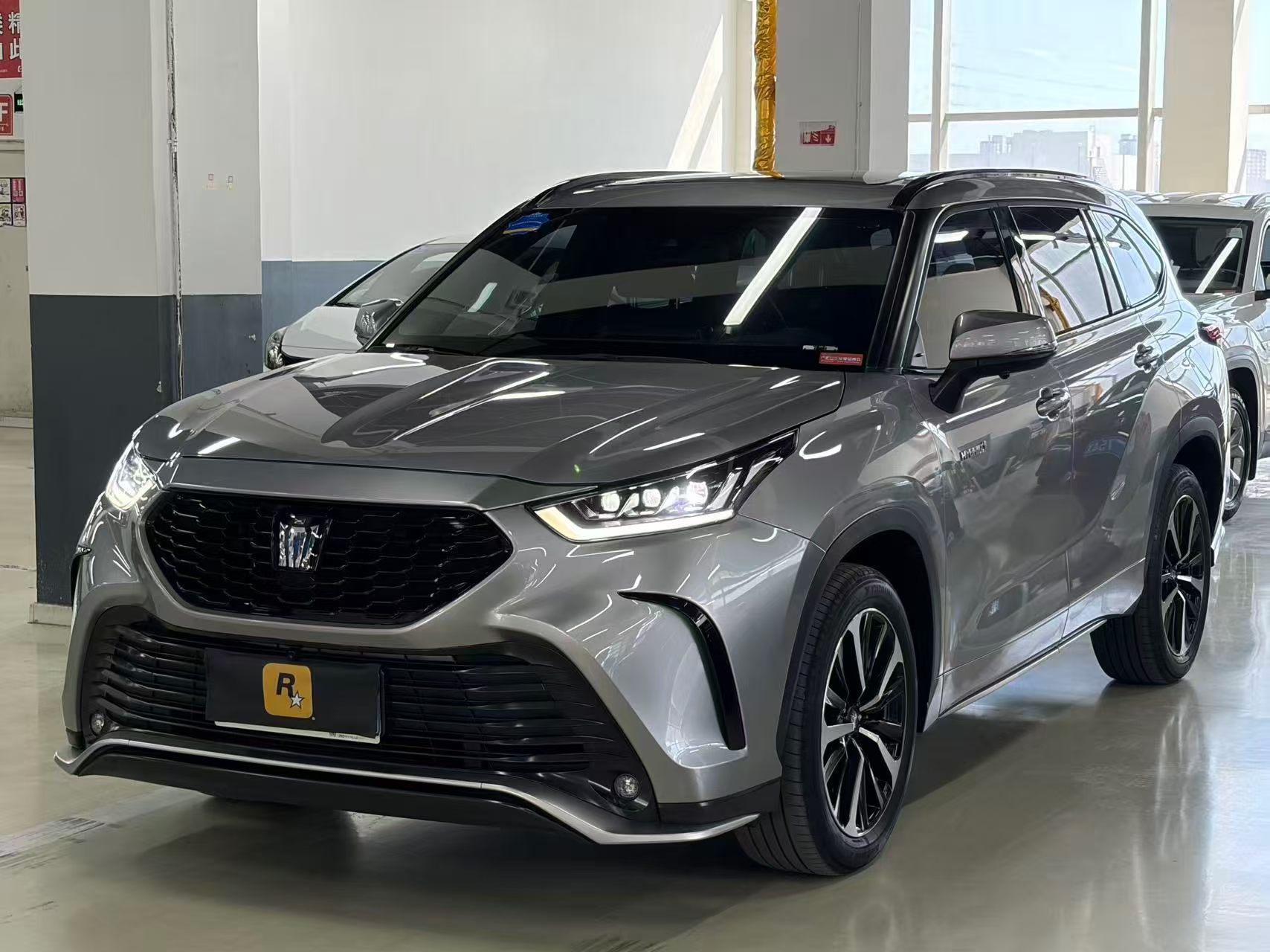 Toyota Crown 2024, 2.5 л, вариатор (CVT), полный, пробег 50 000 км — авто из Китая с пробегом