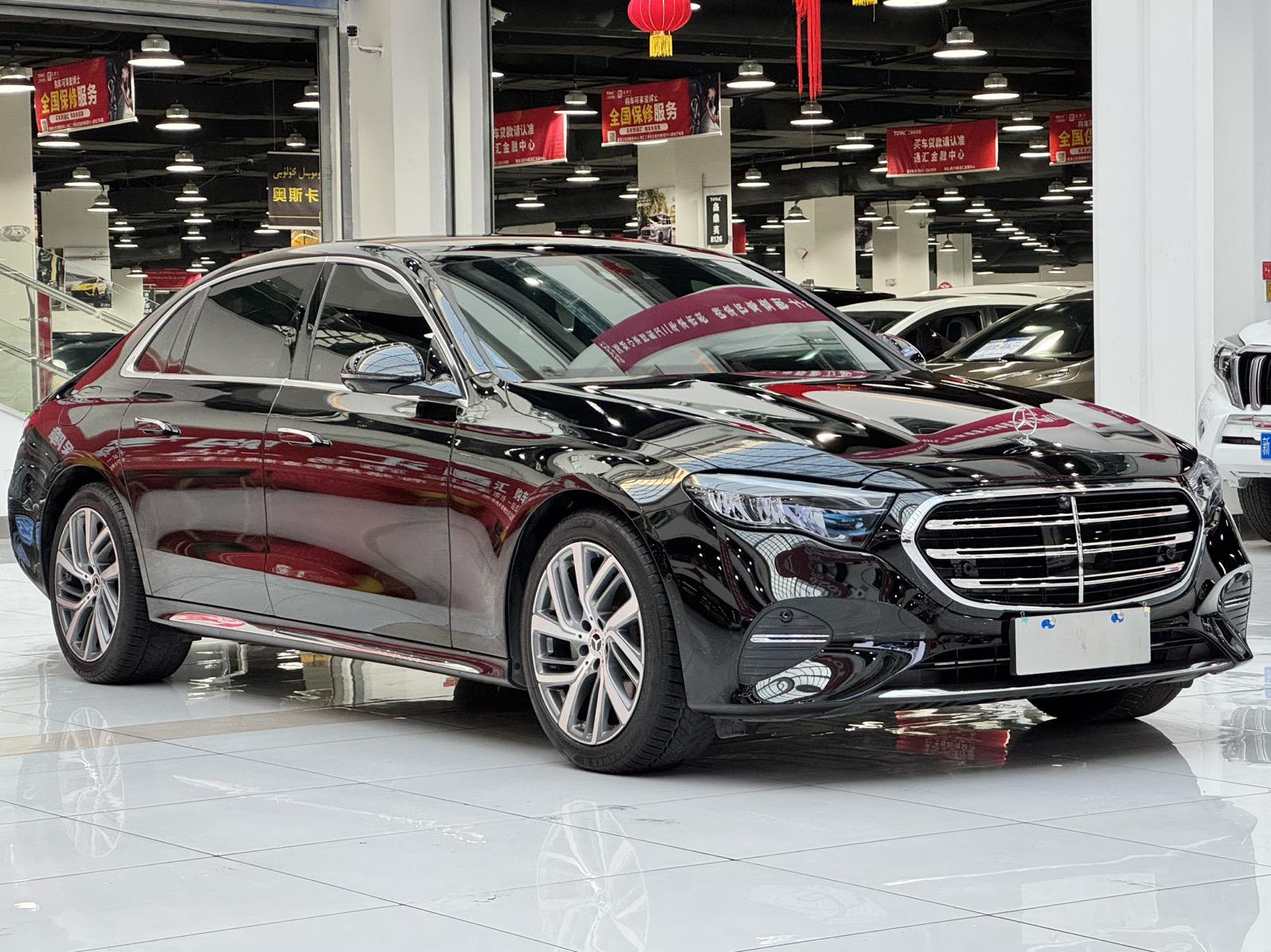 Mercedes-Benz E-Class 2024, фото 3