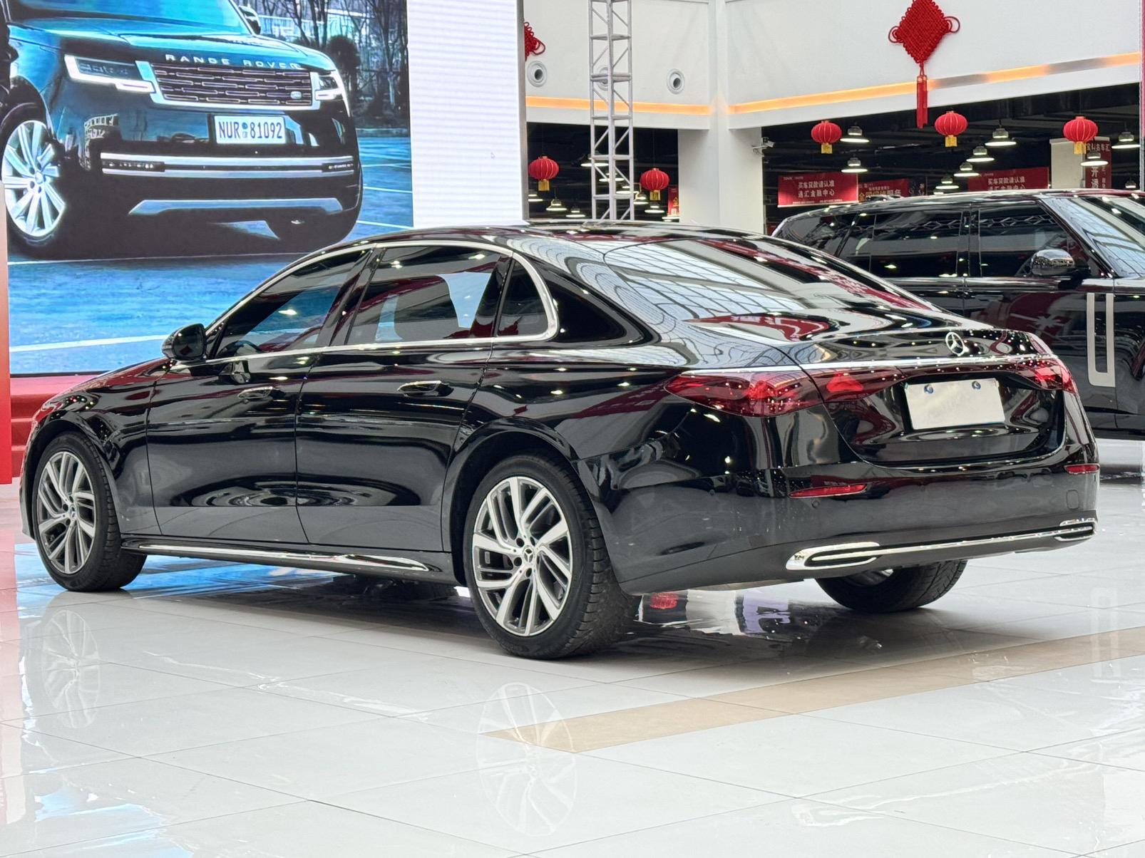 Mercedes-Benz E-Class 2024, фото 5