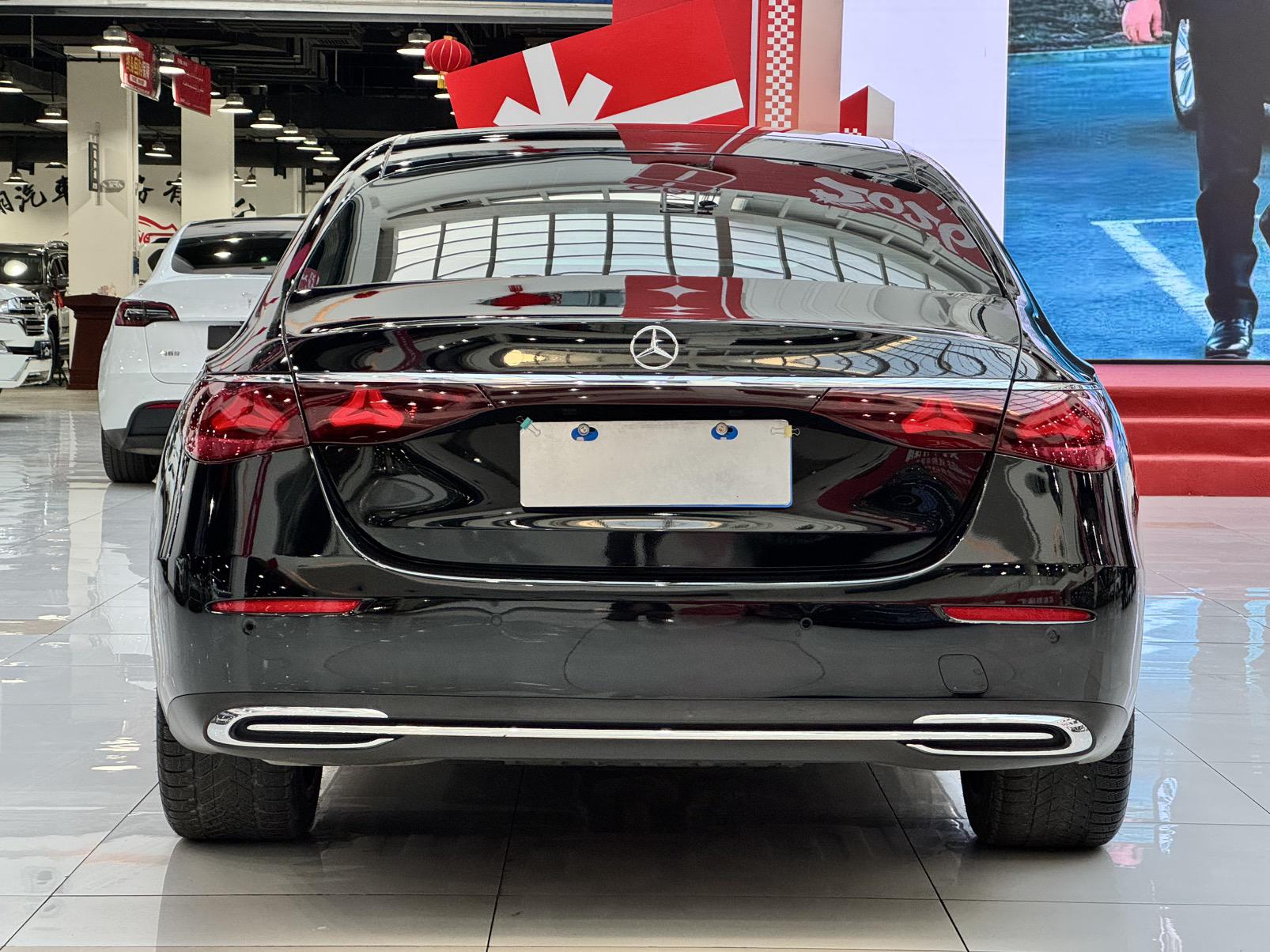 Mercedes-Benz E-Class 2024, фото 6