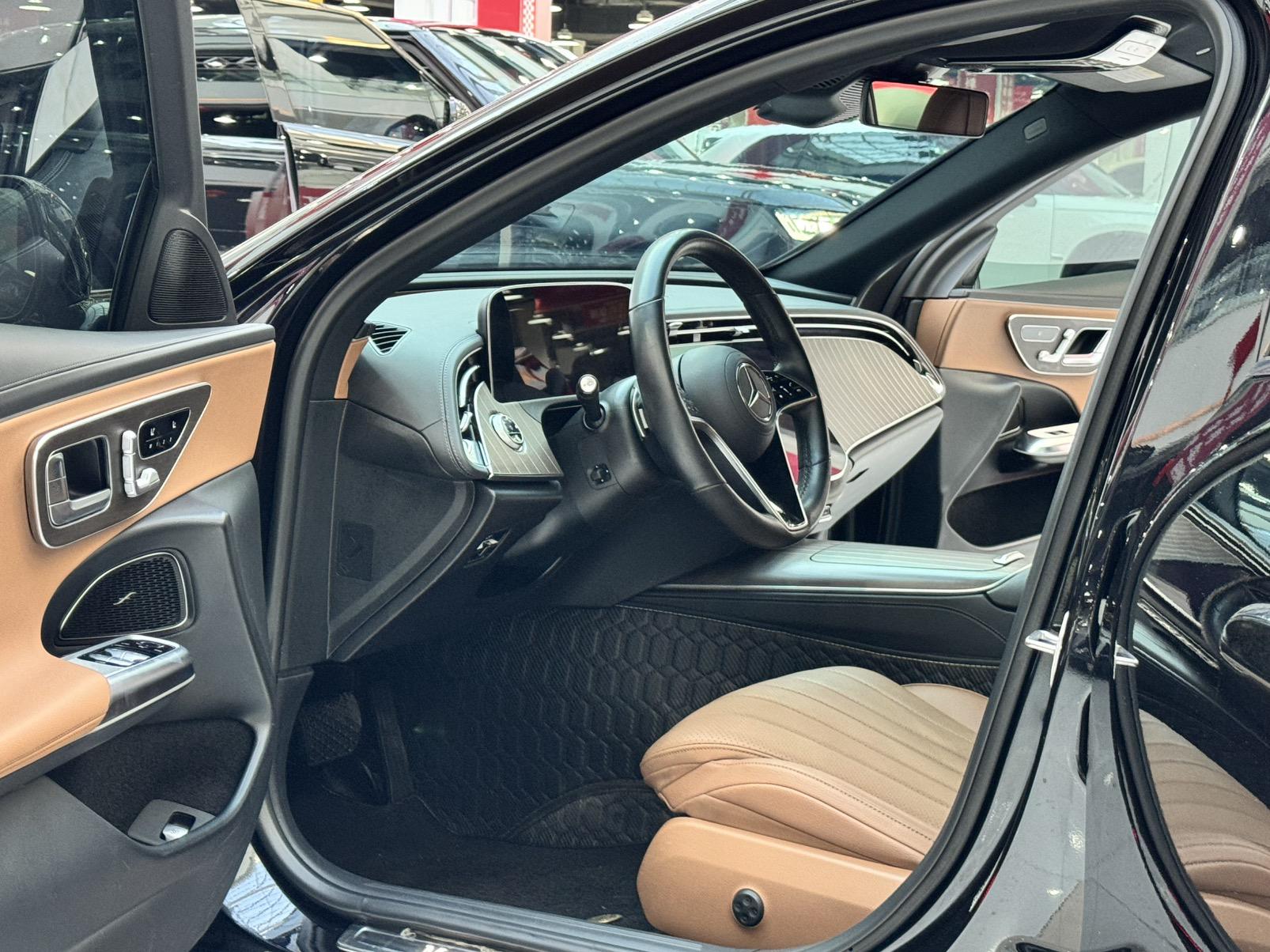 Mercedes-Benz E-Class 2024, фото 17