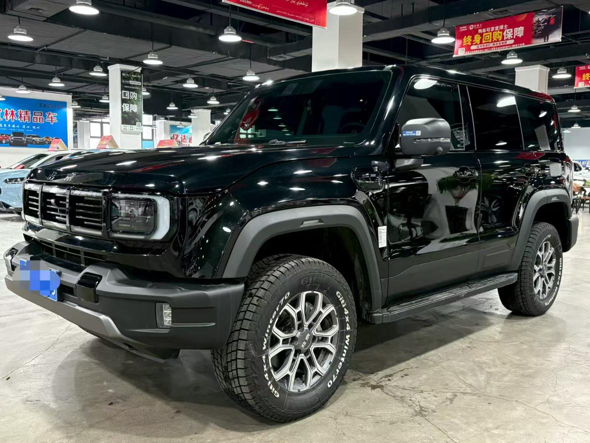 Beijing BJ40 2024, 2 л турбо, автомат, полный, пробег 20 000 км — авто из Китая с пробегом