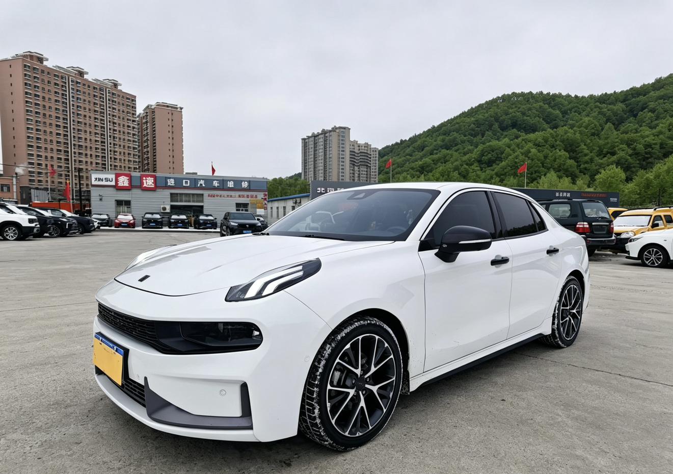 Lynk & Co 03 2022, 2 л турбо, робот (DCT), передний, пробег 20 000 км — авто из Китая с пробегом