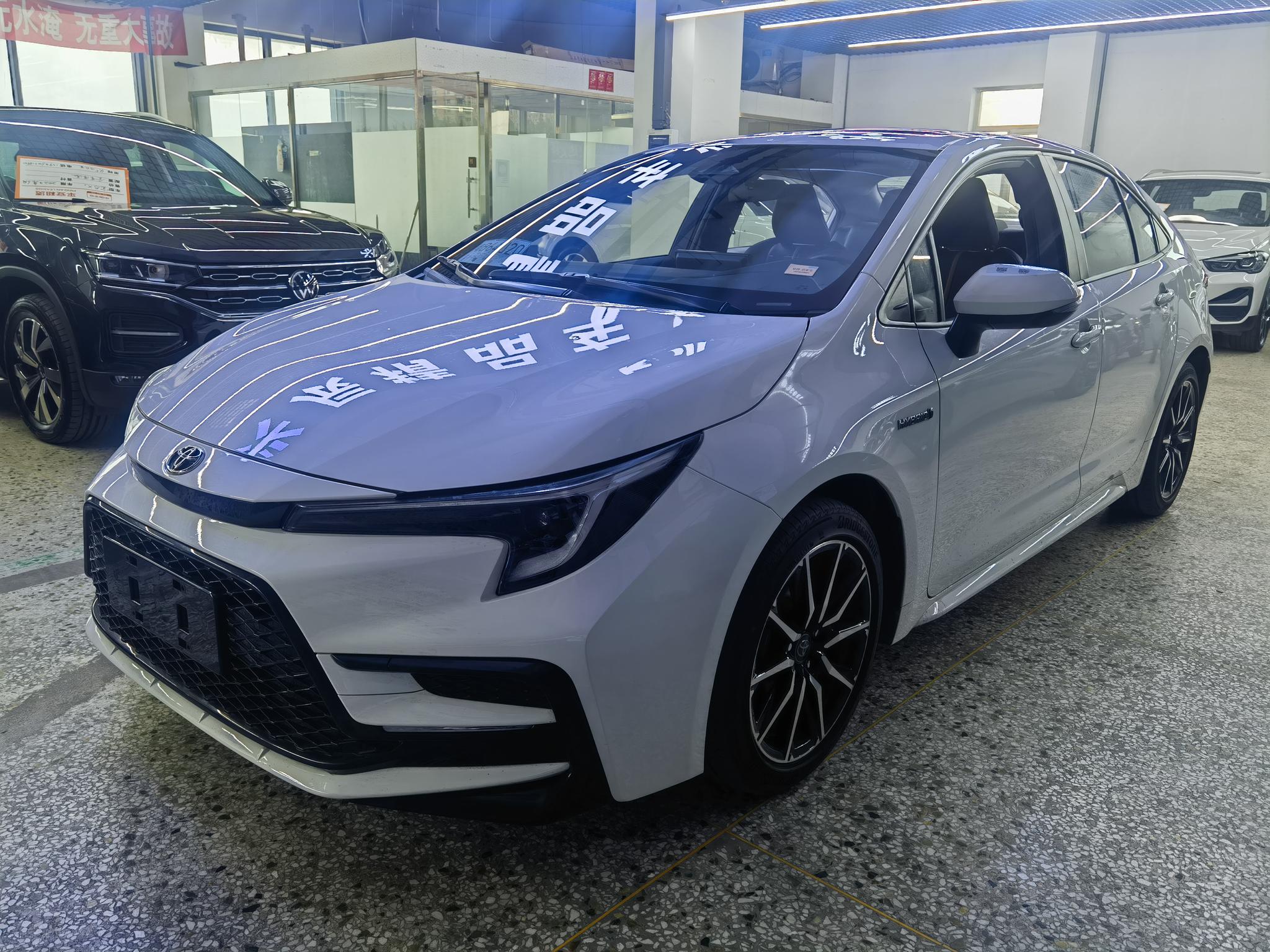Toyota Corolla 2023, 1.8 л, вариатор (CVT), передний, пробег 31 000 км — авто из Китая с пробегом