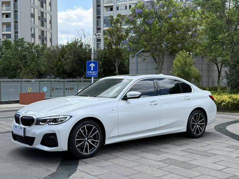BMW 3 2022, 2 л турбо, автомат, задний, пробег 22 000 км — авто из Китая с пробегом