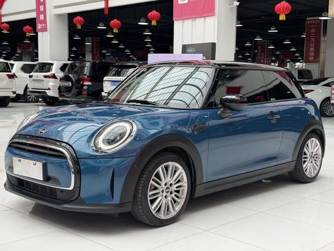 MINI Cooper 2022, 1.5 л турбо, робот (DCT), передний, пробег 32 000 км — авто из Китая с пробегом