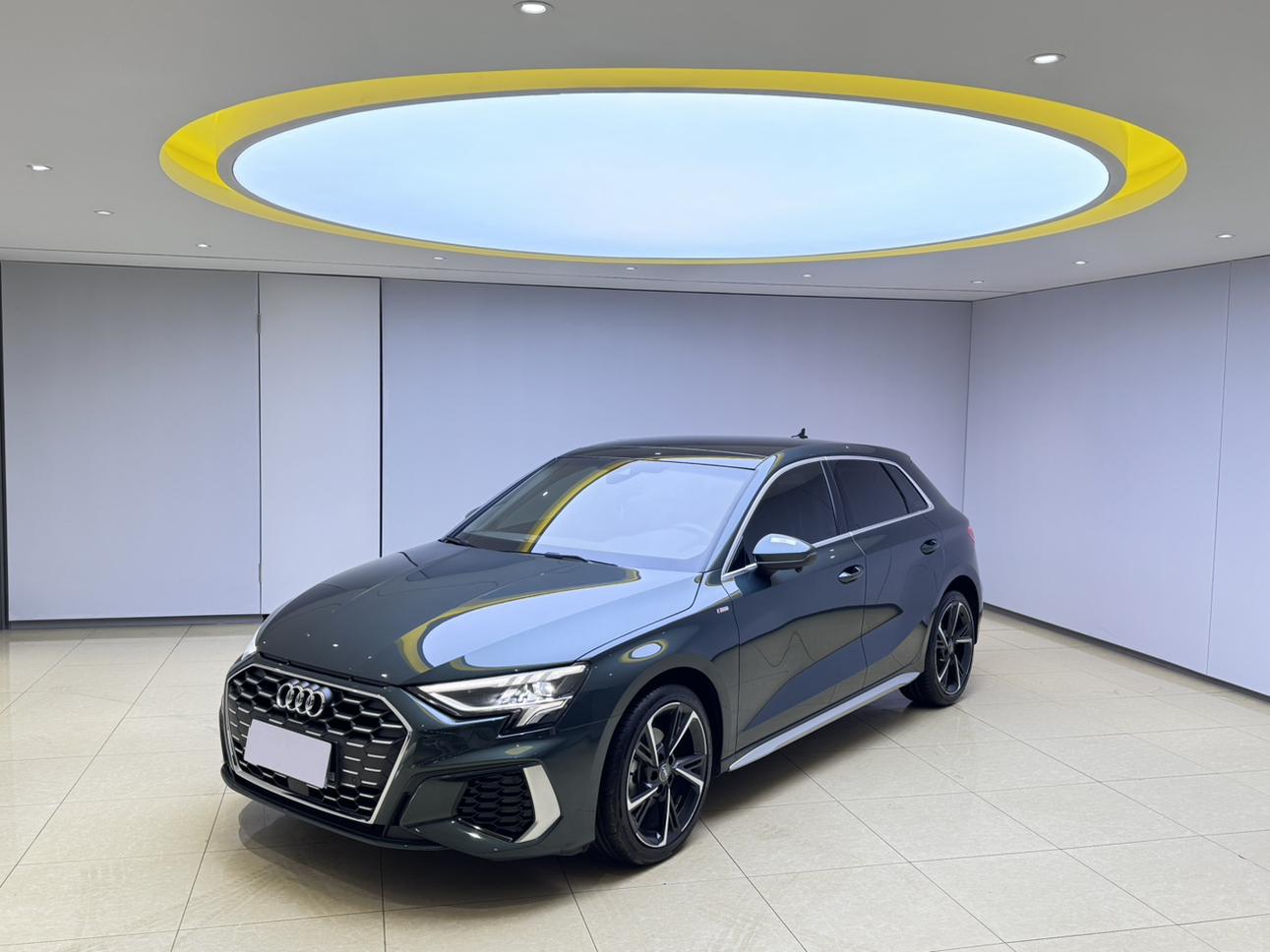 Audi A3 2021, 1.4 л турбо, 7-ступенчатая двойное сцепление, Передний привод, пробег 9 000 км — авто из Китая с пробегом