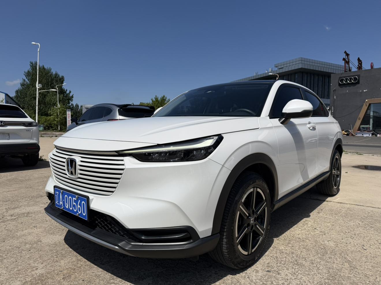 Honda Vezel 2023, 1.5 л, вариатор (CVT), передний, пробег 38 000 км — авто из Китая с пробегом