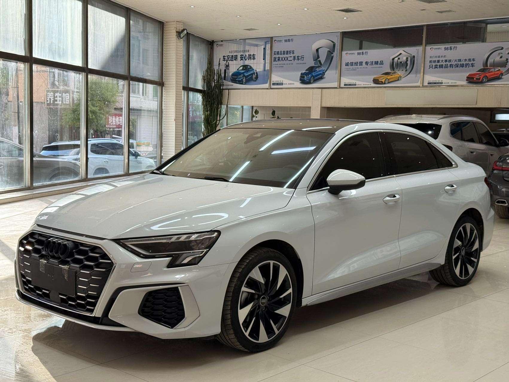 Audi A3 2023, 1.4 л турбо, робот (DCT), передний, пробег 29 000 км — авто из Китая с пробегом