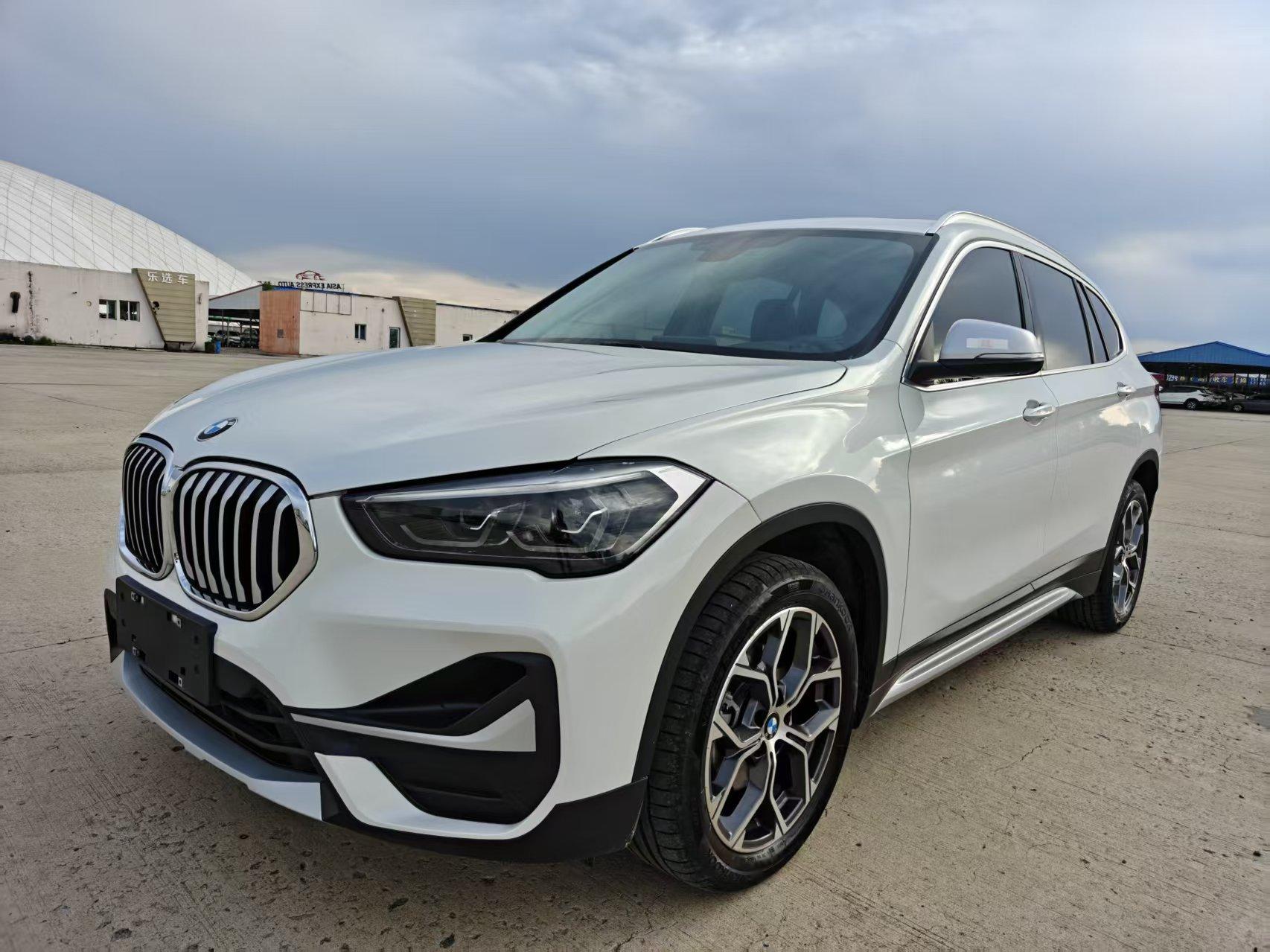 BMW X1 2022, 1.5 л турбо, 7-ступенчатая двойное сцепление, Передний привод, пробег 58 000 км — авто из Китая с пробегом
