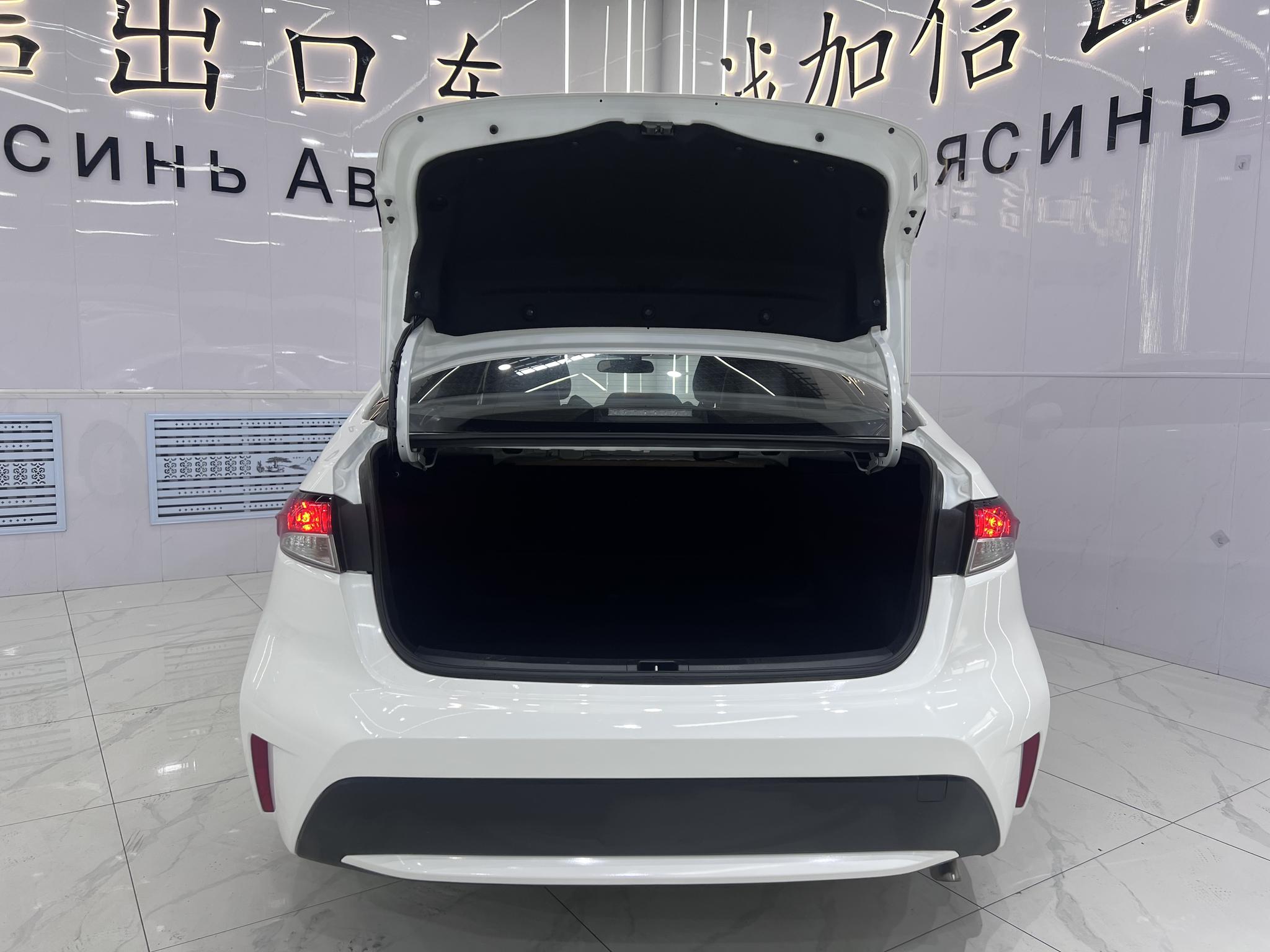 Toyota Corolla 2022, фото 16