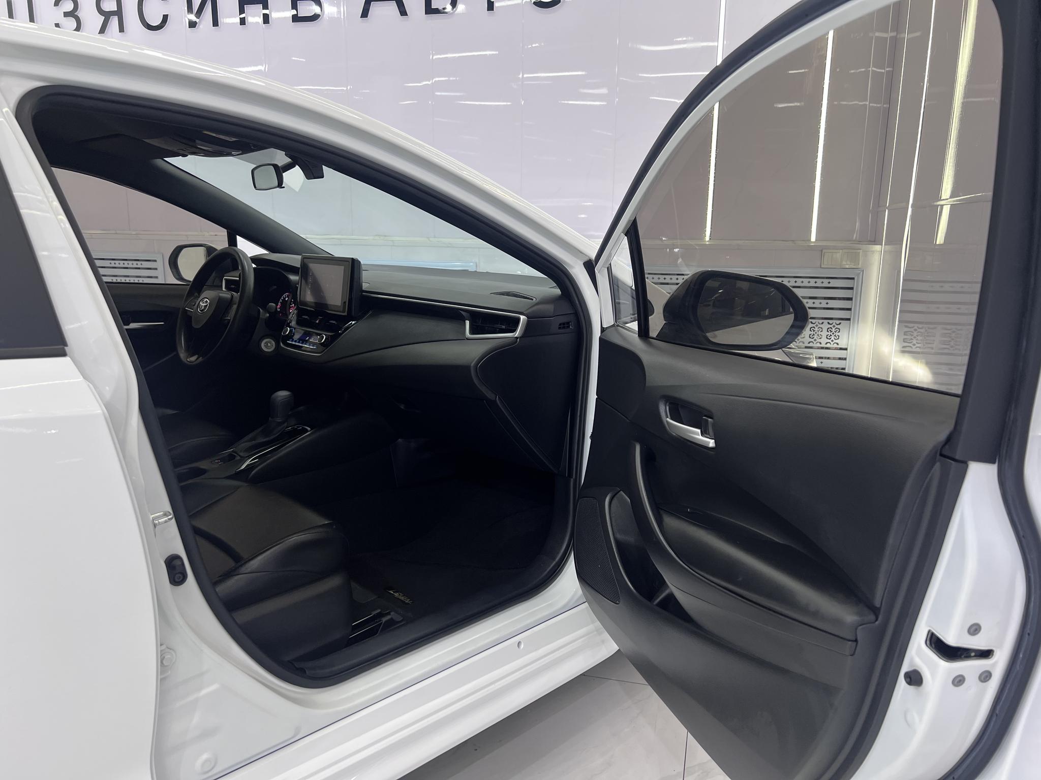 Toyota Corolla 2022, фото 17