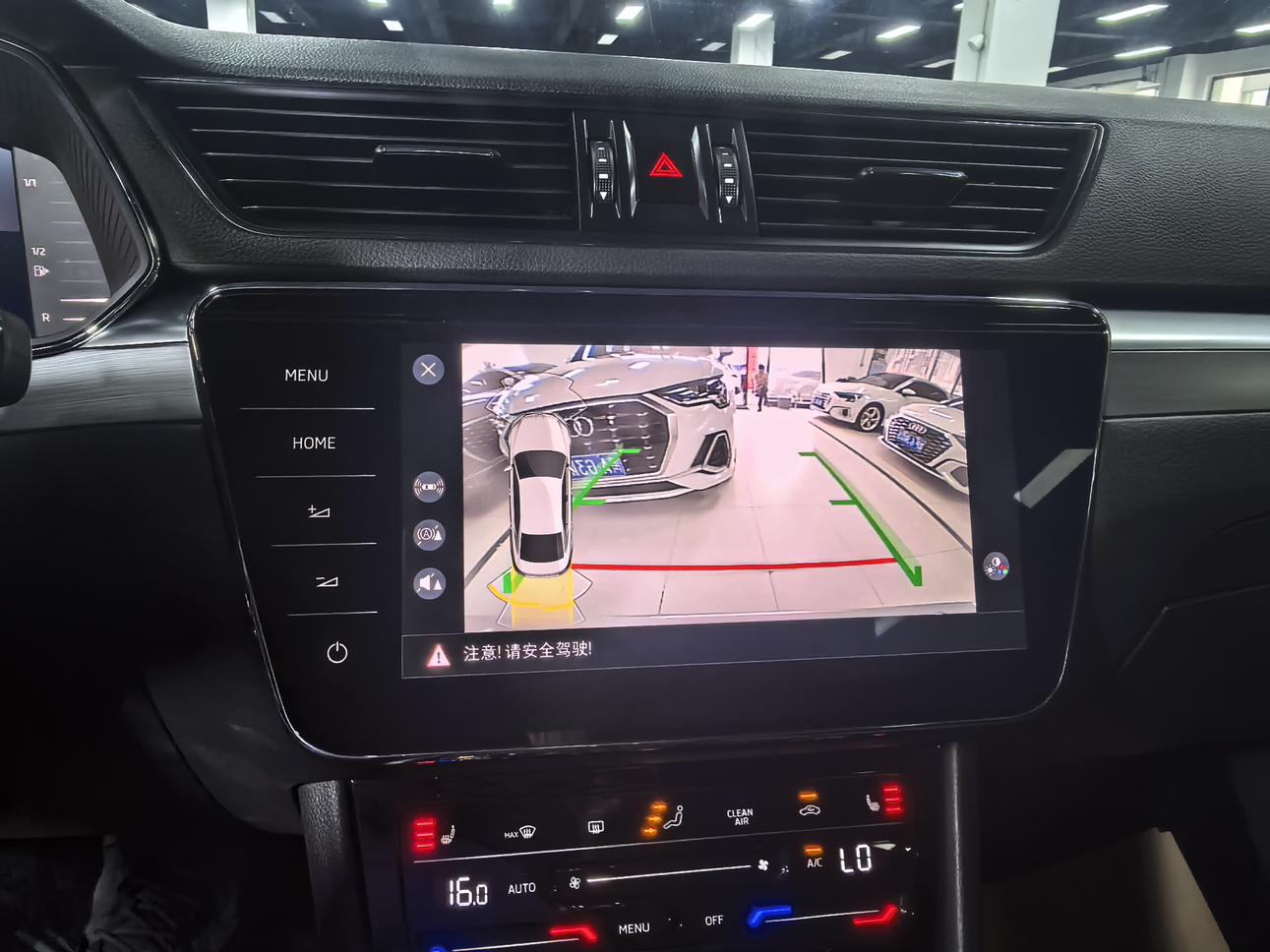 Skoda Superb 2023, фото 16