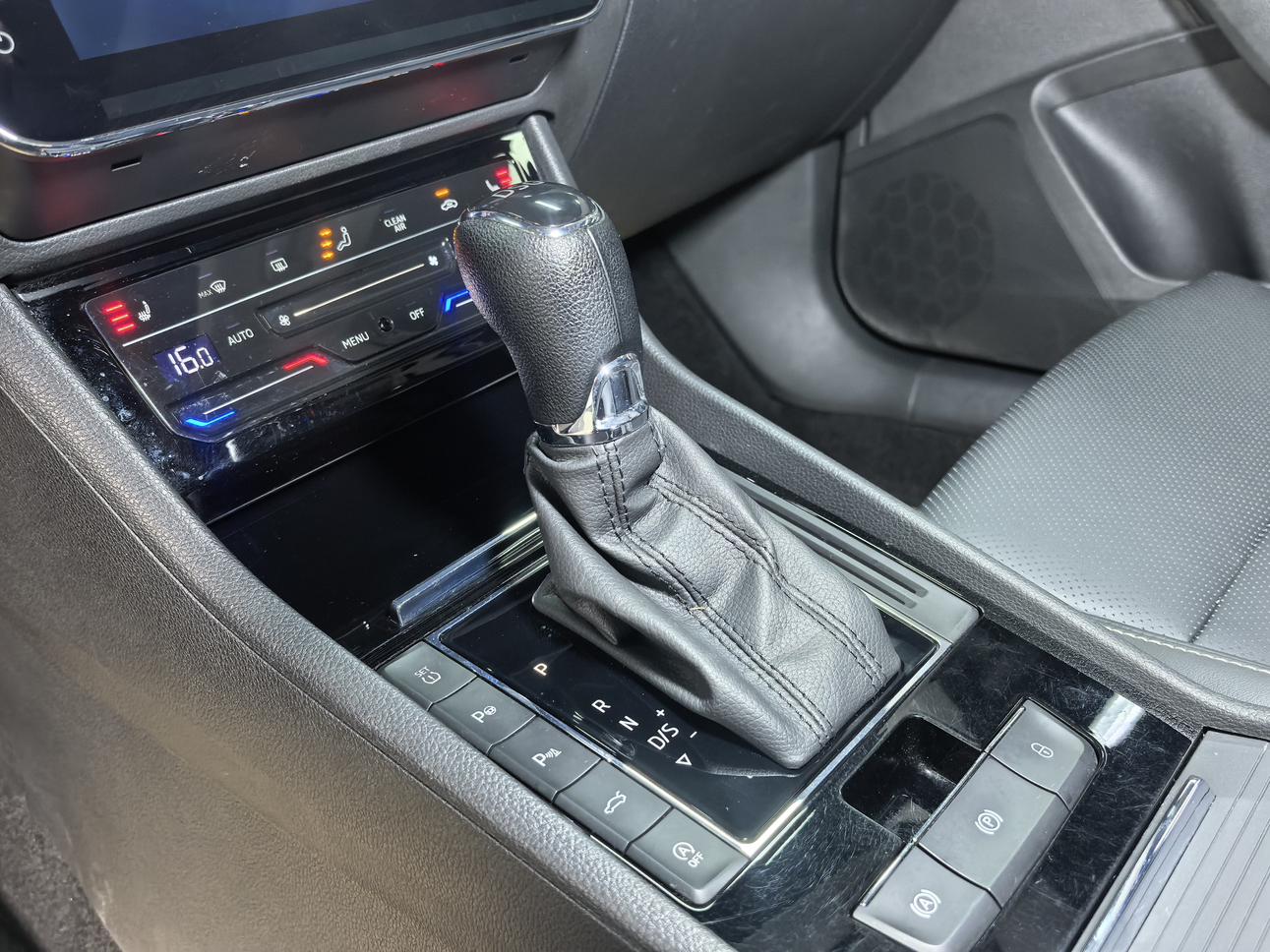 Skoda Superb 2023, фото 17