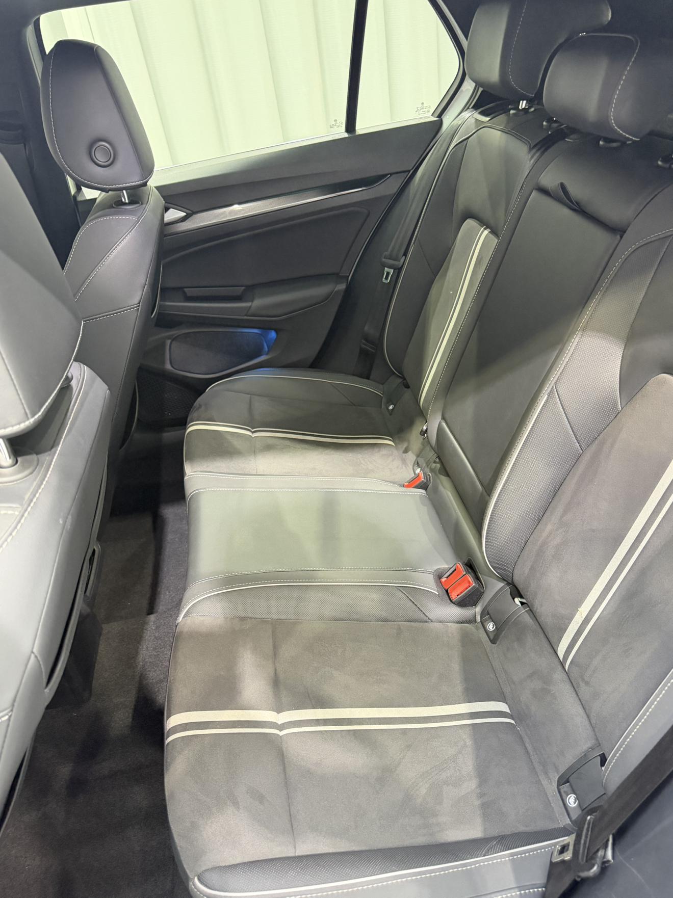 Volkswagen Golf 2023, фото 12