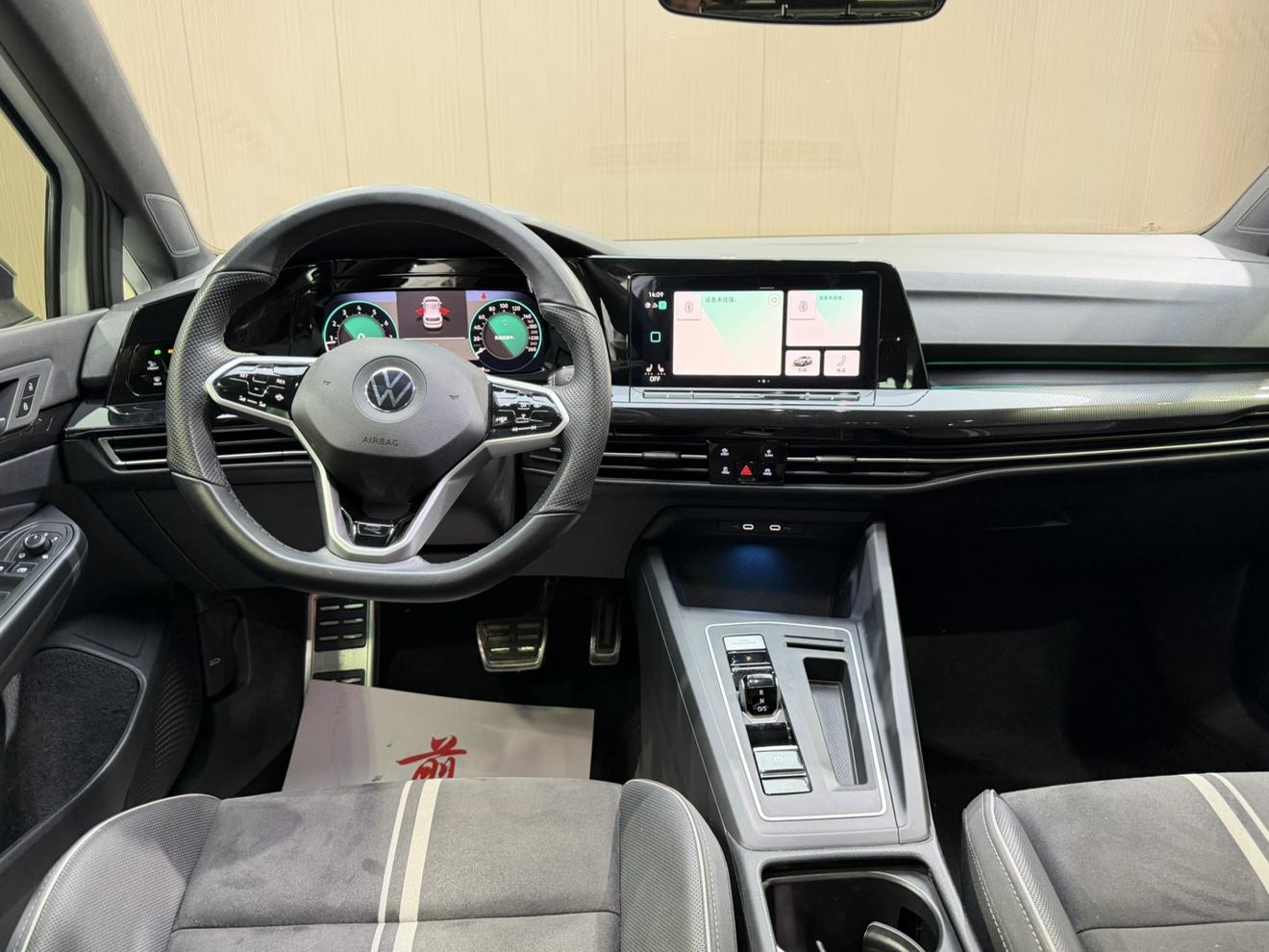 Volkswagen Golf 2023, фото 13