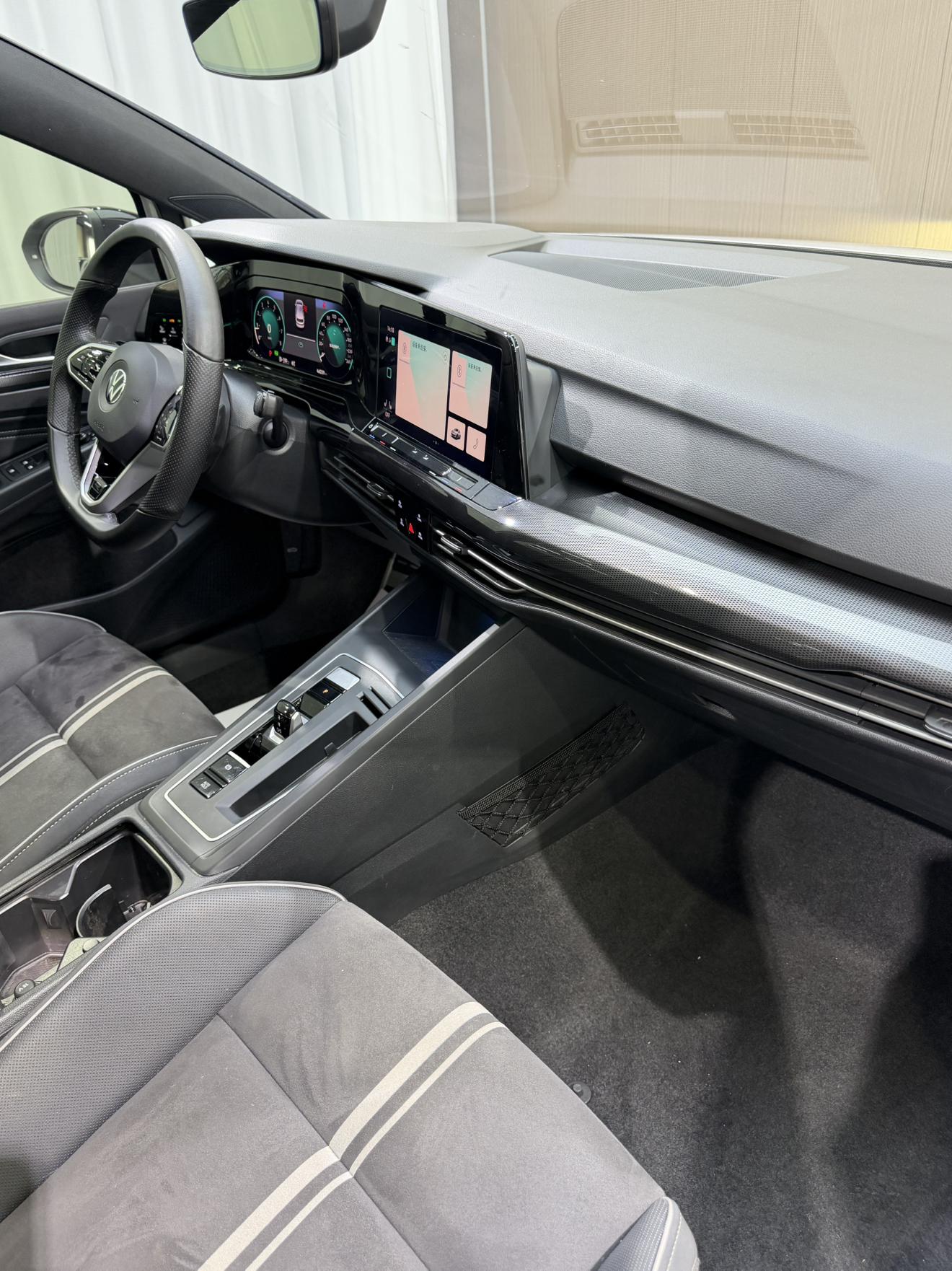 Volkswagen Golf 2023, фото 15