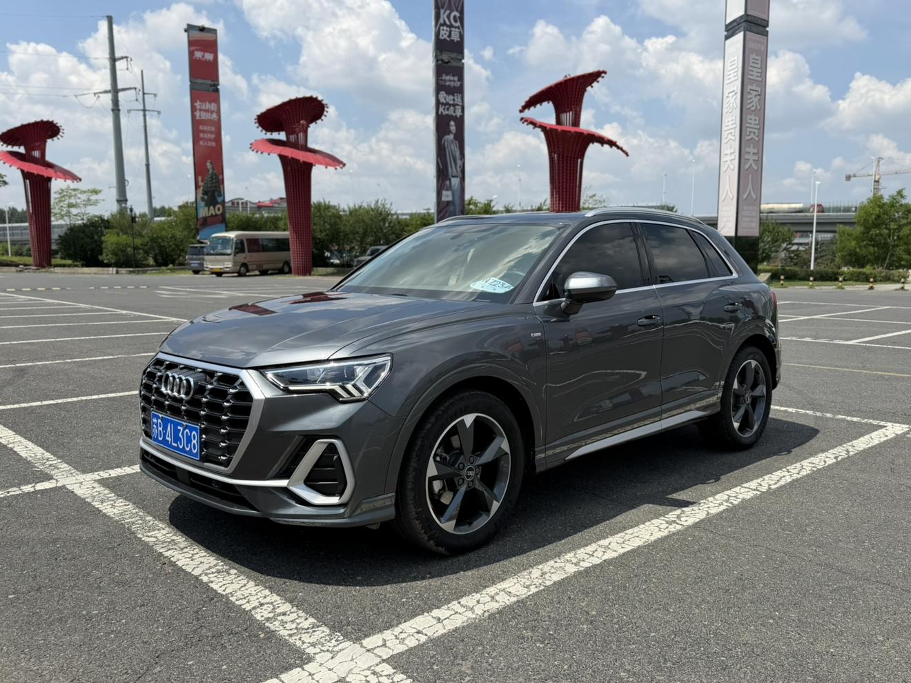 Audi Q3 2022, 1.4 л турбо, робот (DCT), передний, пробег 18 000 км — авто из Китая с пробегом