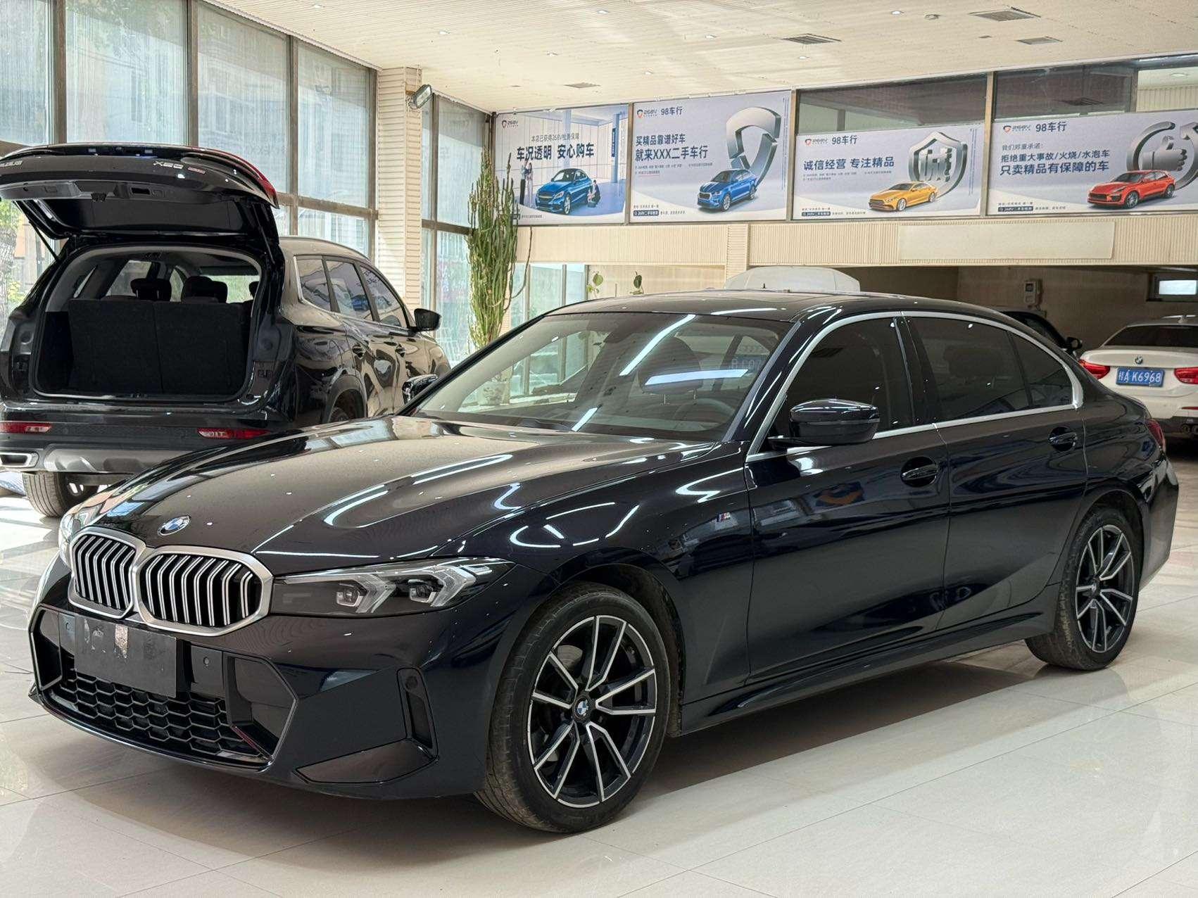 BMW 3 2023, 2 л турбо, автомат, задний, пробег 32 000 км — авто из Китая с пробегом