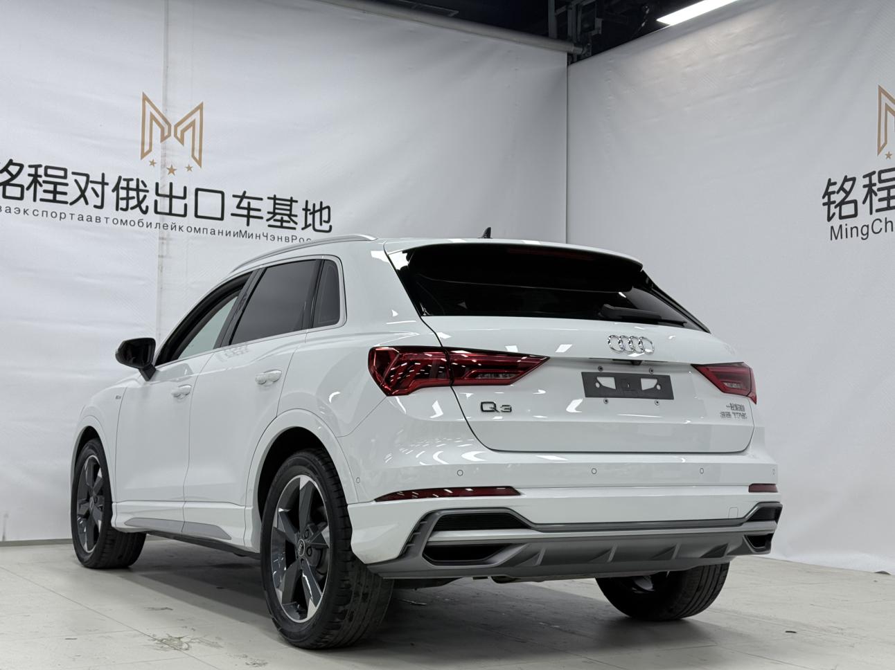 Audi Q3 2022, фото 6