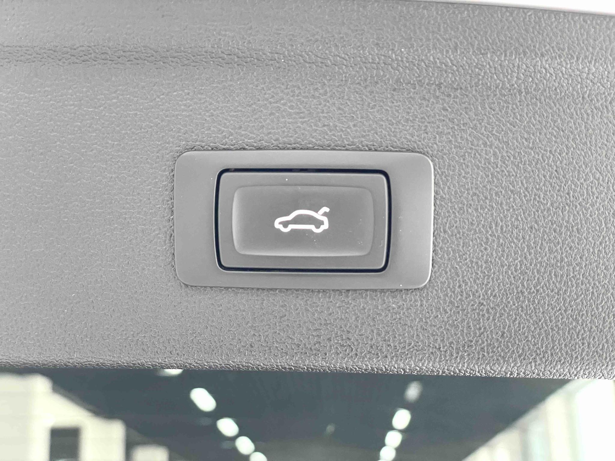 Audi A3 2023, фото 16