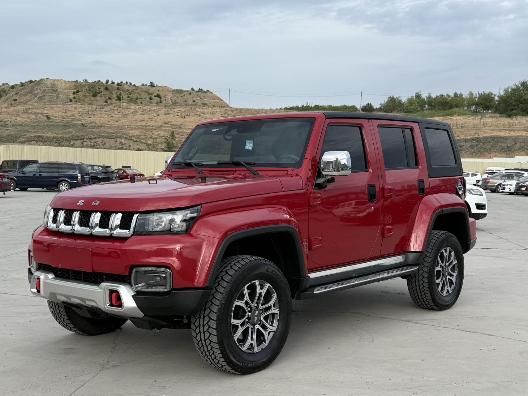 Beijing BJ40 2023, 2 л турбо, автомат, полный, пробег 29 000 км — авто из Китая с пробегом