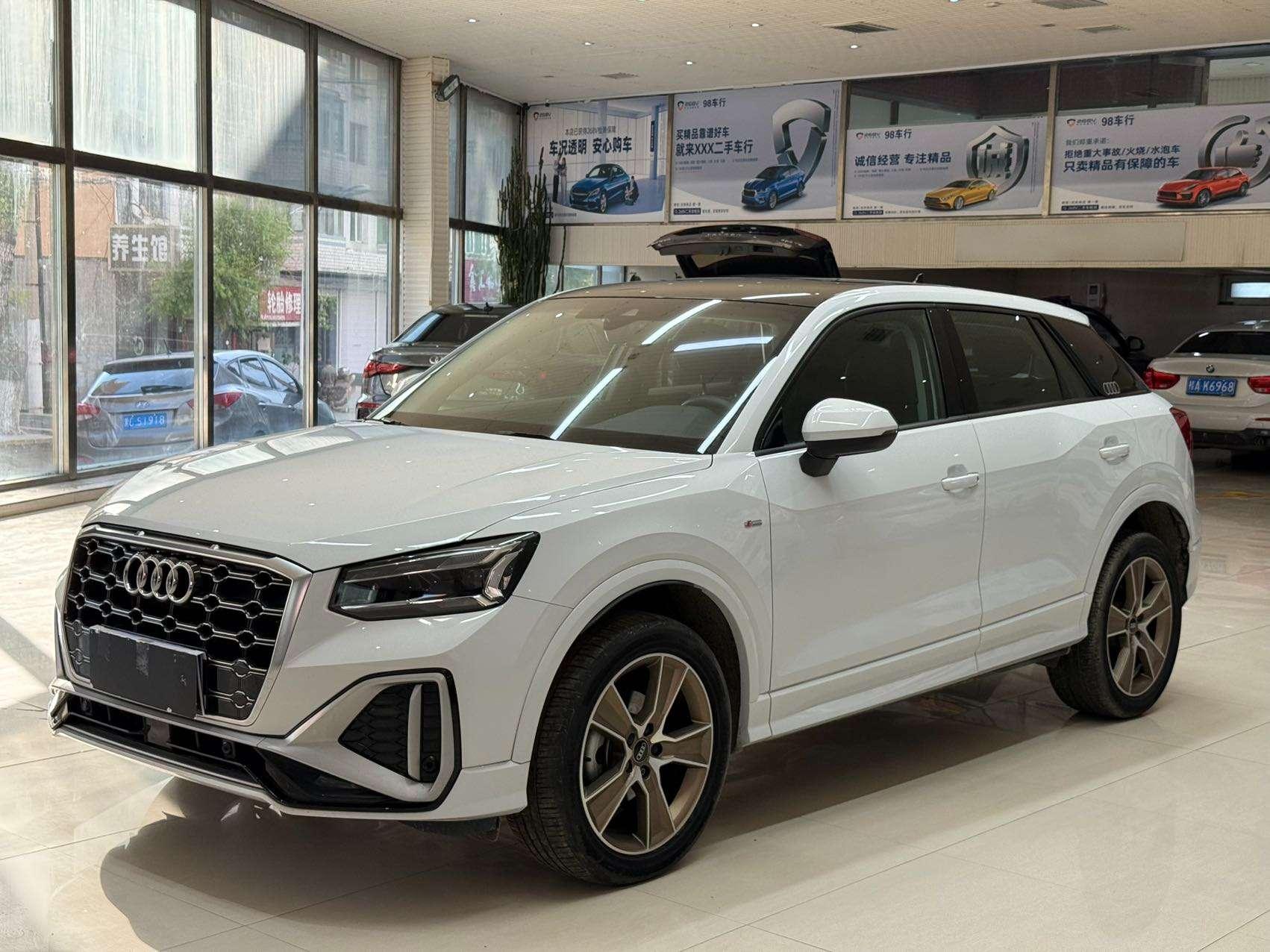 Audi Q2L 2022, 1.4 л турбо, робот (DCT), передний, пробег 40 000 км — авто из Китая с пробегом