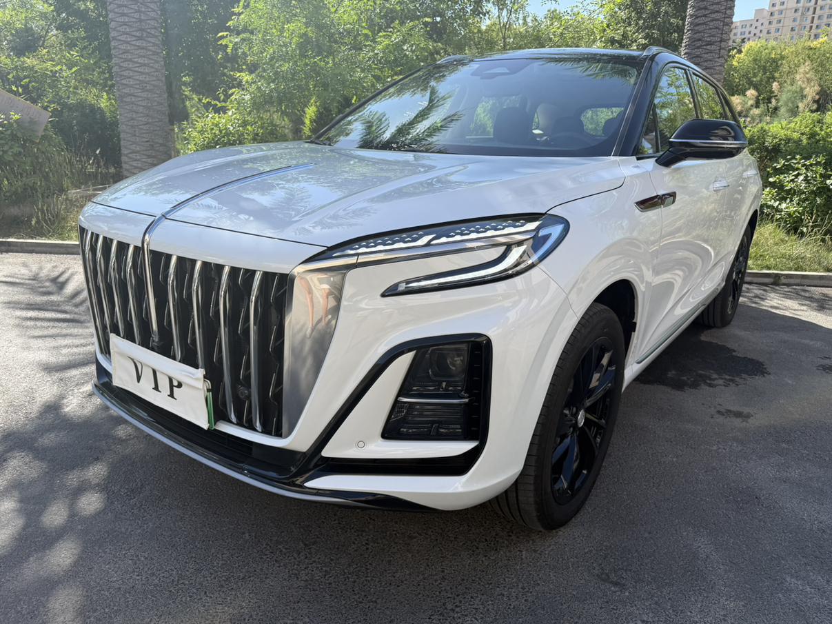 Hongqi HS3 2025, 1.5 л турбо, 1-ст. DHT (гибридный), передний, пробег 6 000 км — авто из Китая с пробегом