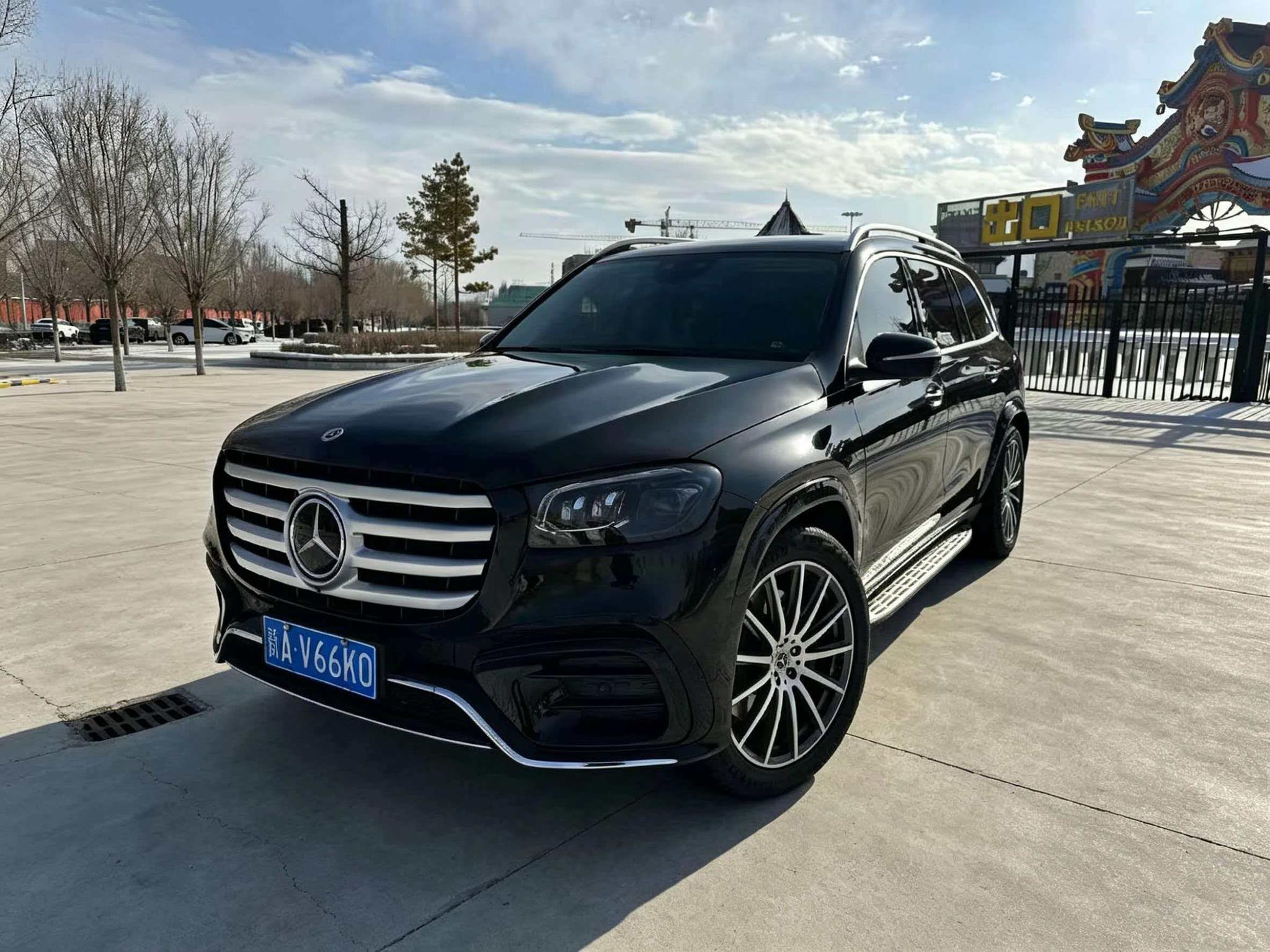 Mercedes-Benz GLS 2024, 3 л турбо, автомат, полный, пробег 28 000 км — авто из Китая с пробегом