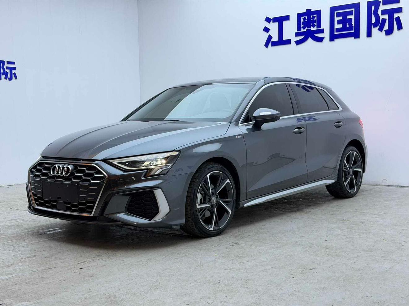 Audi A3 2021, 1.4 л турбо, робот (DCT), передний, пробег 33 000 км — авто из Китая с пробегом
