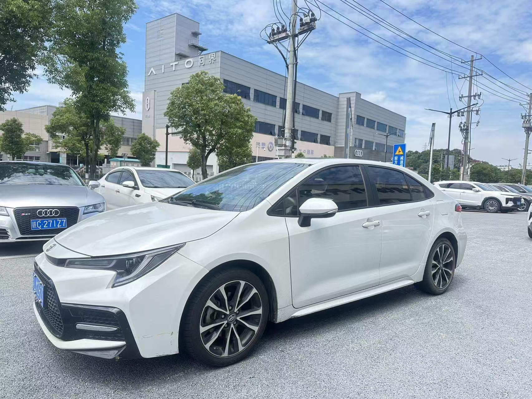 Toyota Corolla 2022, 1.2 л турбо, вариатор (CVT), передний, пробег 25 700 км — авто из Китая с пробегом