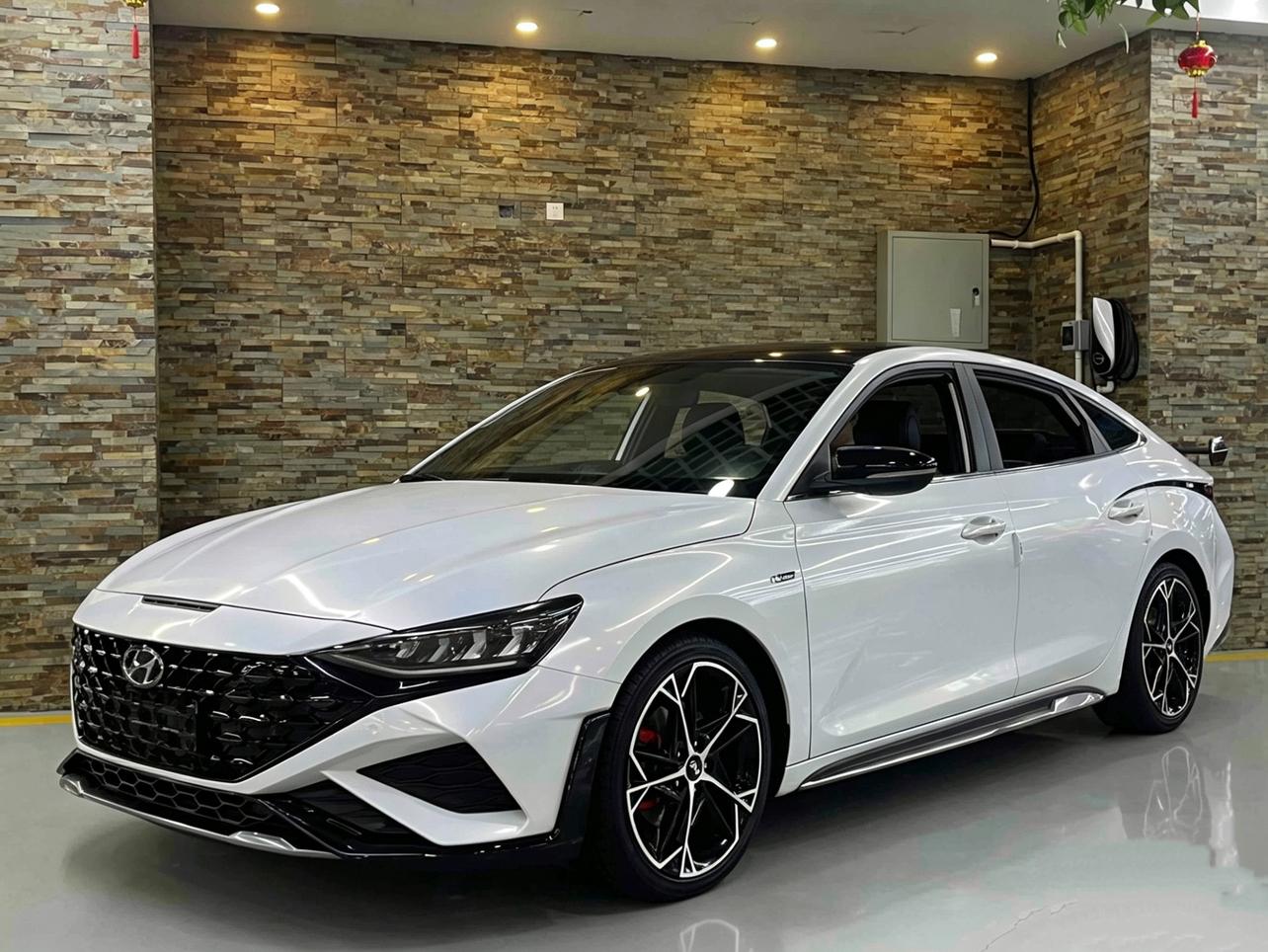 Hyundai Festa 2023, 1.5 л турбо, робот (DCT), передний, пробег 62 000 км — авто из Китая с пробегом