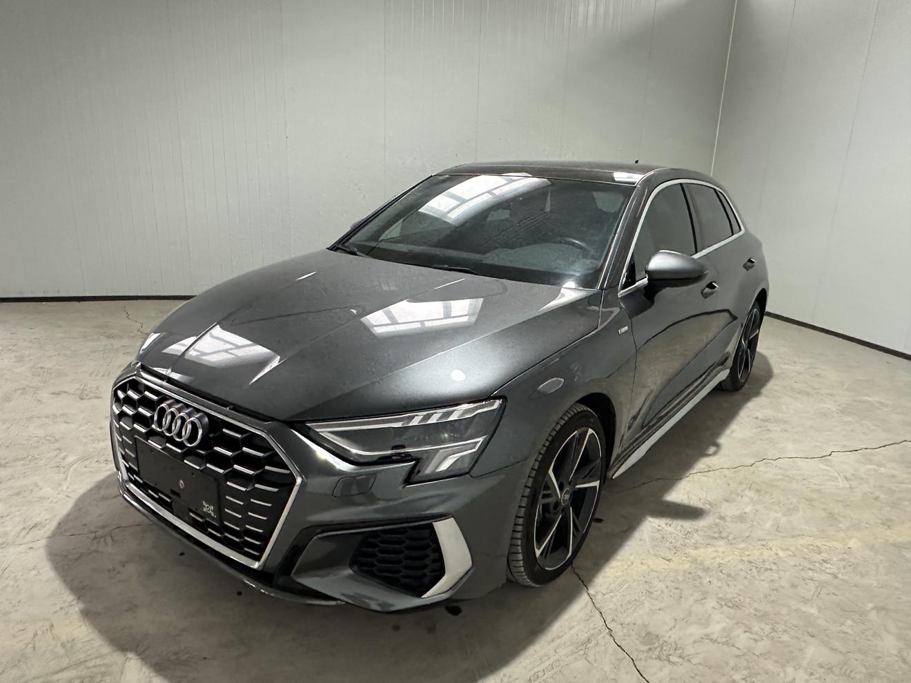Audi A3 2023, 1.4 л турбо, робот (DCT), передний, пробег 51 000 км — авто из Китая с пробегом