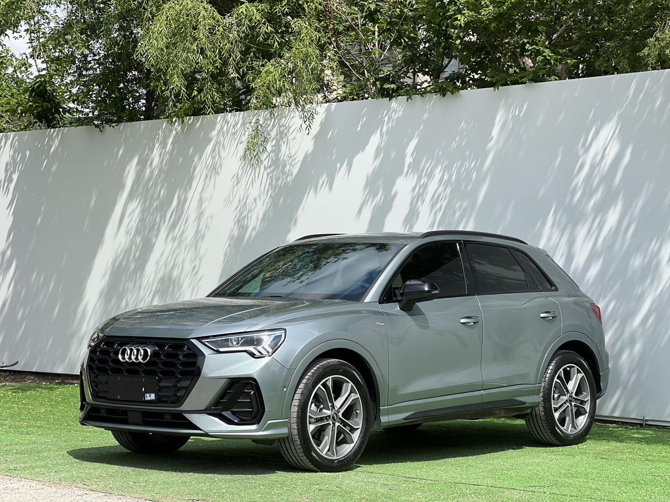 Audi Q3 2022, 1.4 л турбо, робот (DCT), передний, пробег 83 000 км — авто из Китая с пробегом