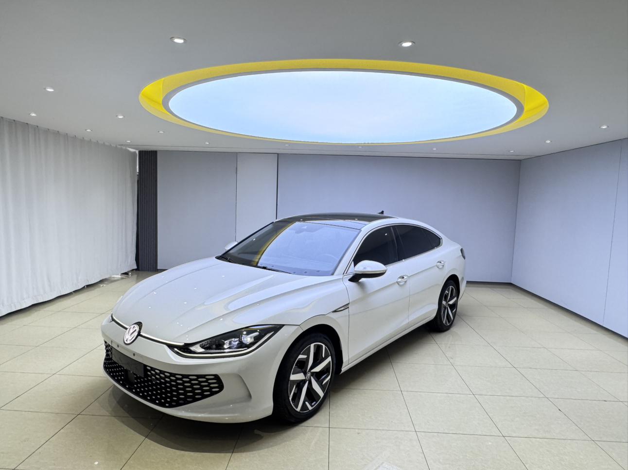 Volkswagen Lingdu 2022, 1.4 л турбо, робот (DCT), передний, пробег 38 000 км — авто из Китая с пробегом