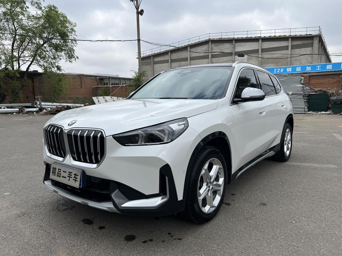 BMW X1 2023, 1.5 л турбо, робот (DCT), передний, пробег 68 000 км — авто из Китая с пробегом