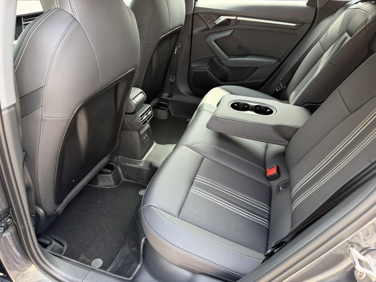 Audi A3 2022, фото 11