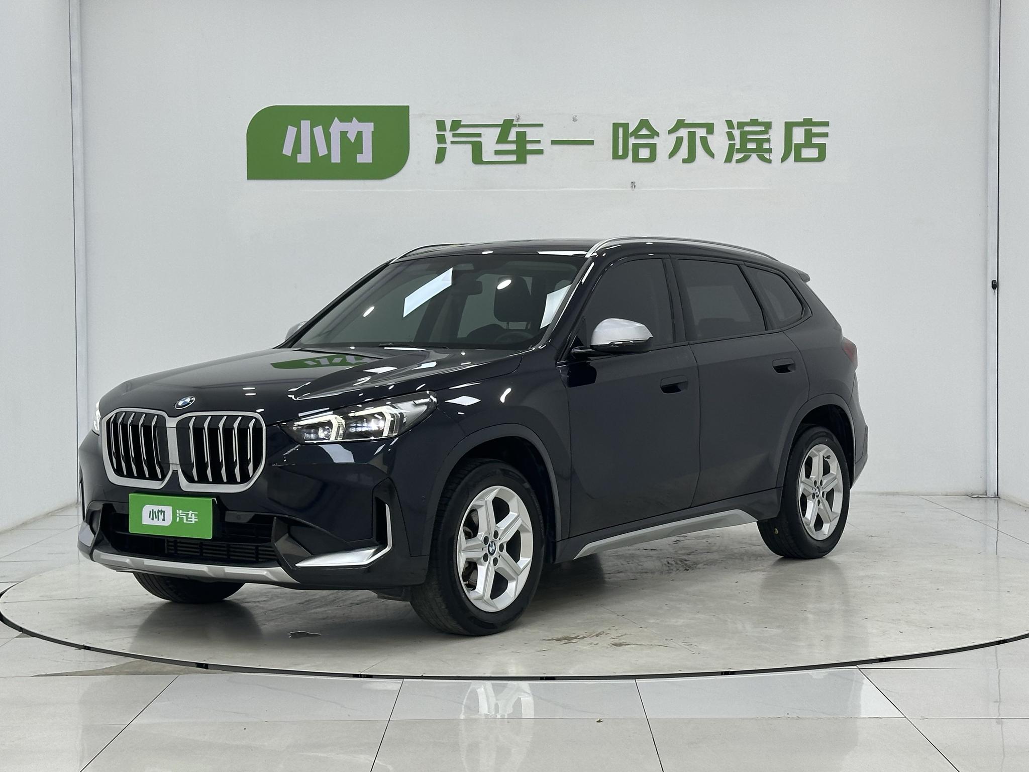 BMW X1 2023, 1.5 л турбо, робот (DCT), передний, пробег 19 000 км — авто из Китая с пробегом