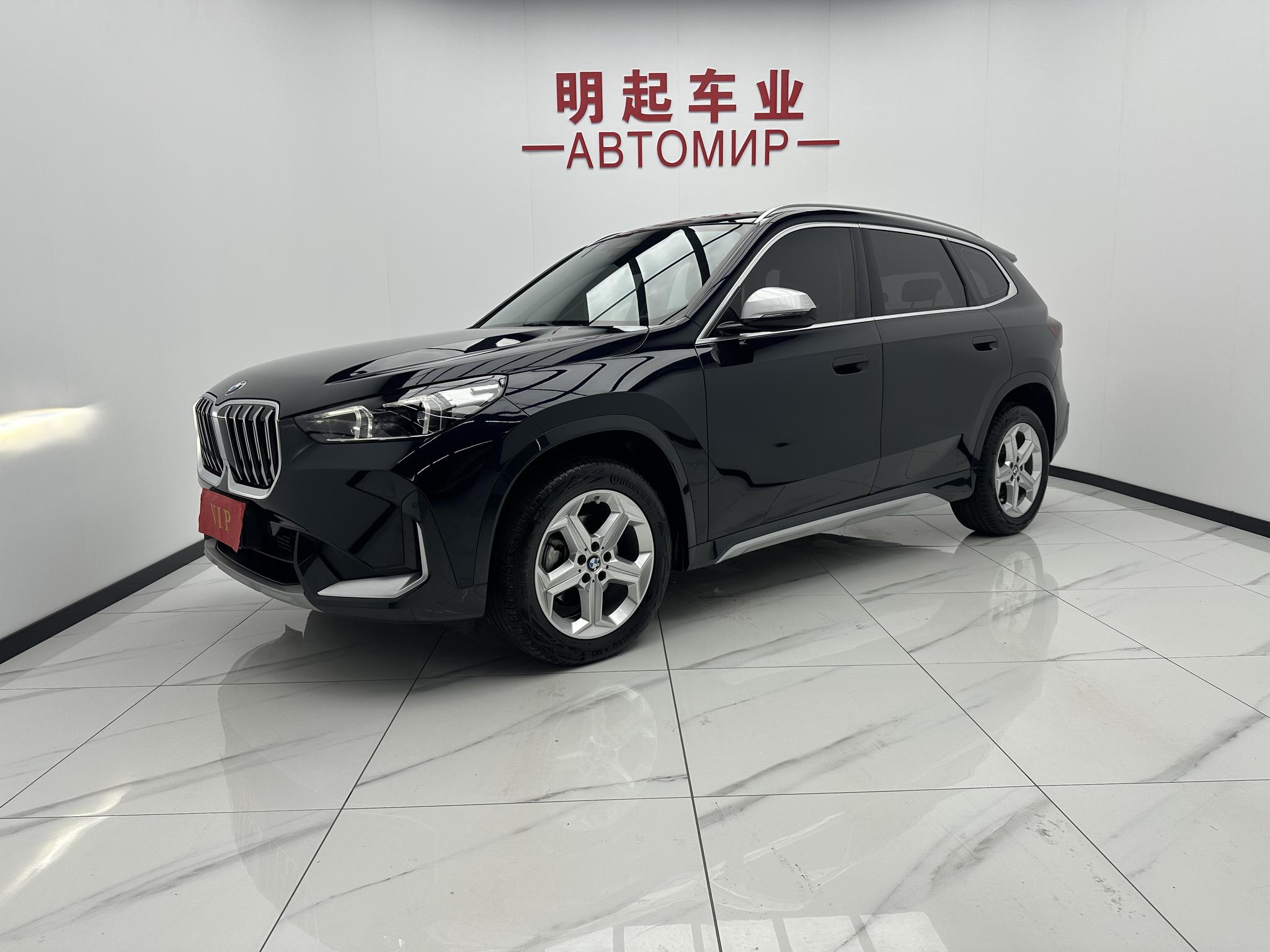 BMW X1 2023, 1.5 л турбо, робот (DCT), передний, пробег 22 000 км — авто из Китая с пробегом