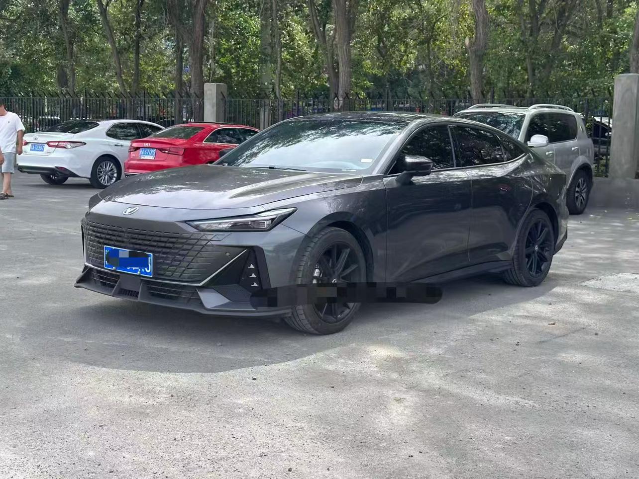 Changan UNI-V 2023, 1.5 л турбо, робот (DCT), передний, пробег 18 000 км — авто из Китая с пробегом