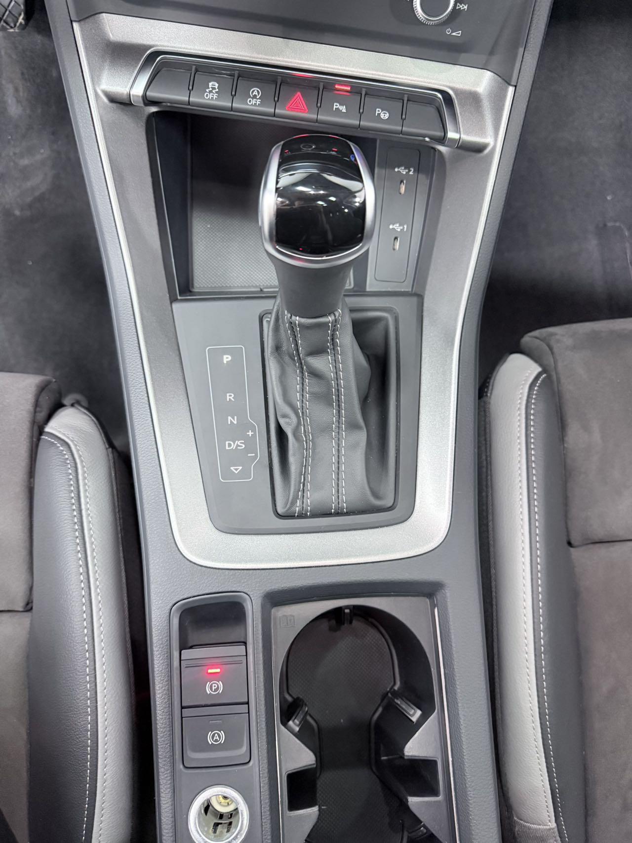 Audi Q3 2022, фото 12