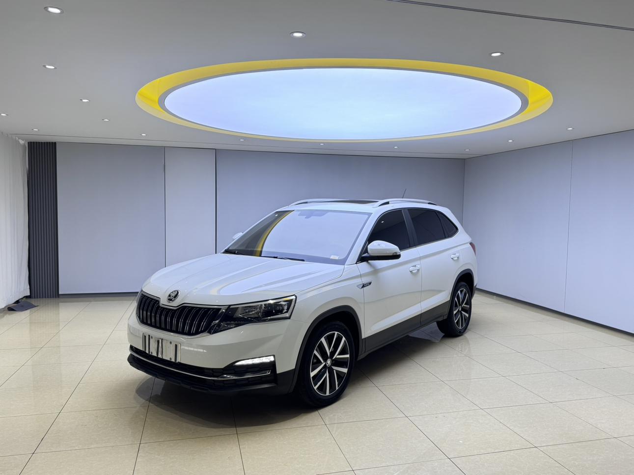 Skoda Kamiq 2023, 1.5 л, автомат, передний, пробег 8 000 км — авто из Китая с пробегом