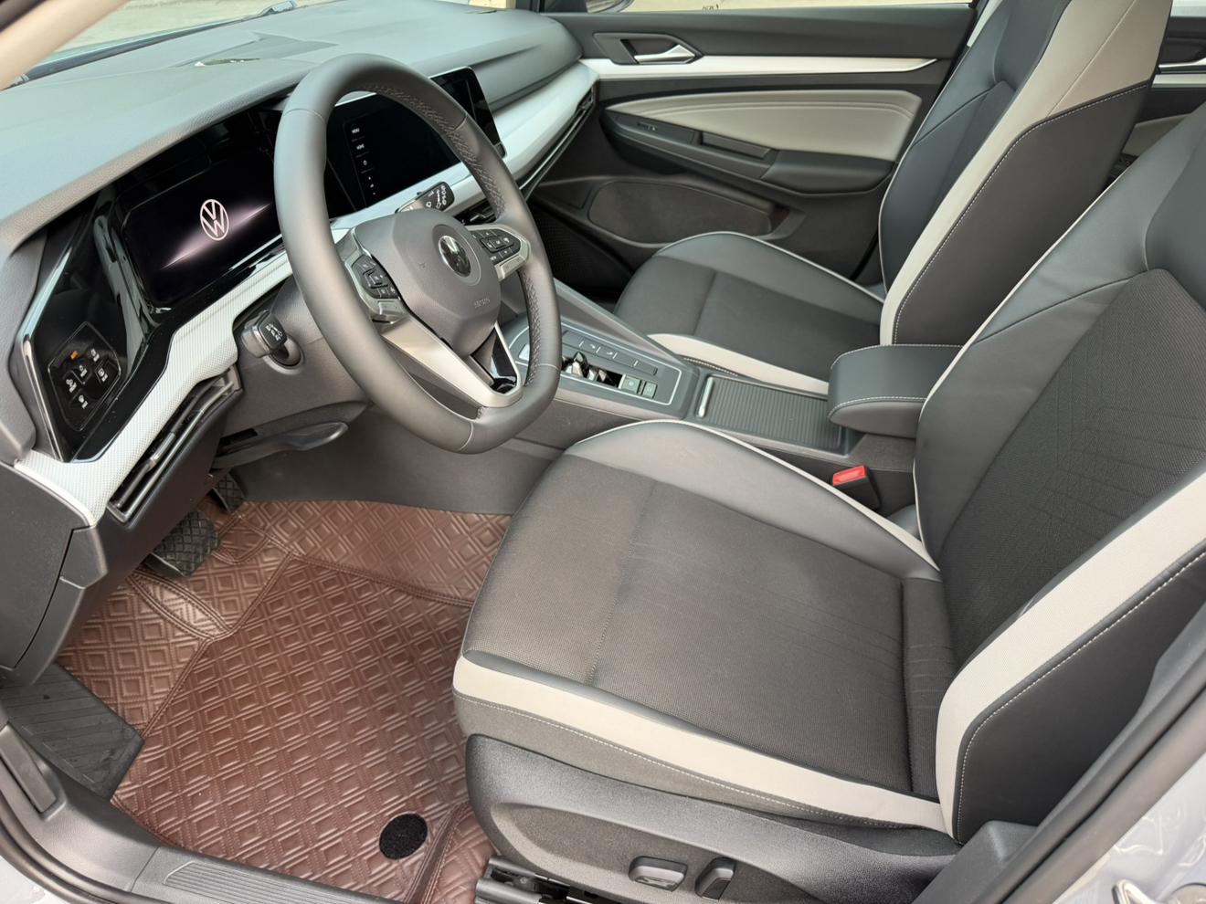 Volkswagen Golf 2023, фото 10