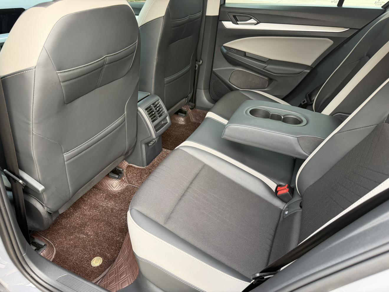 Volkswagen Golf 2023, фото 11