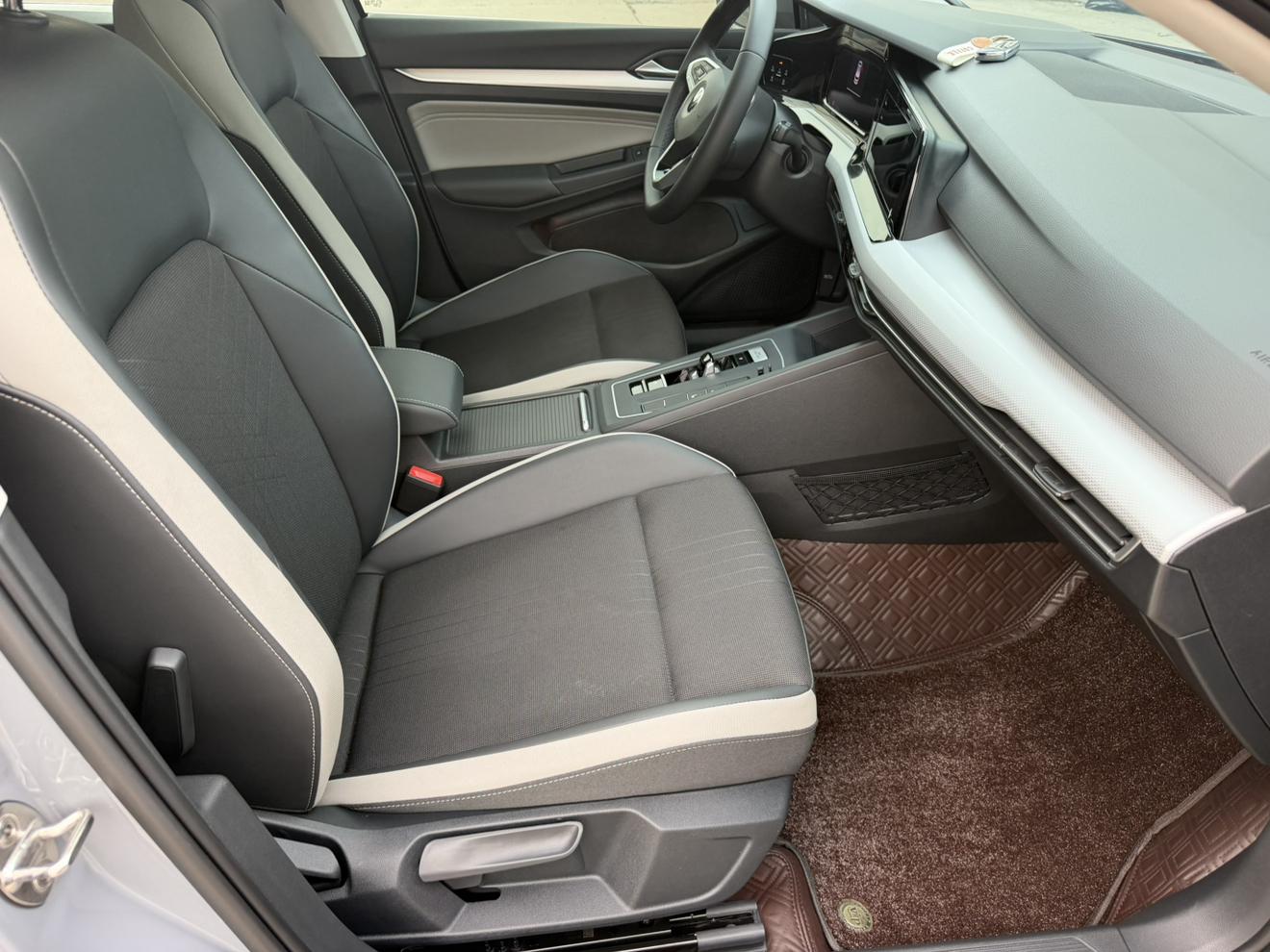 Volkswagen Golf 2023, фото 15